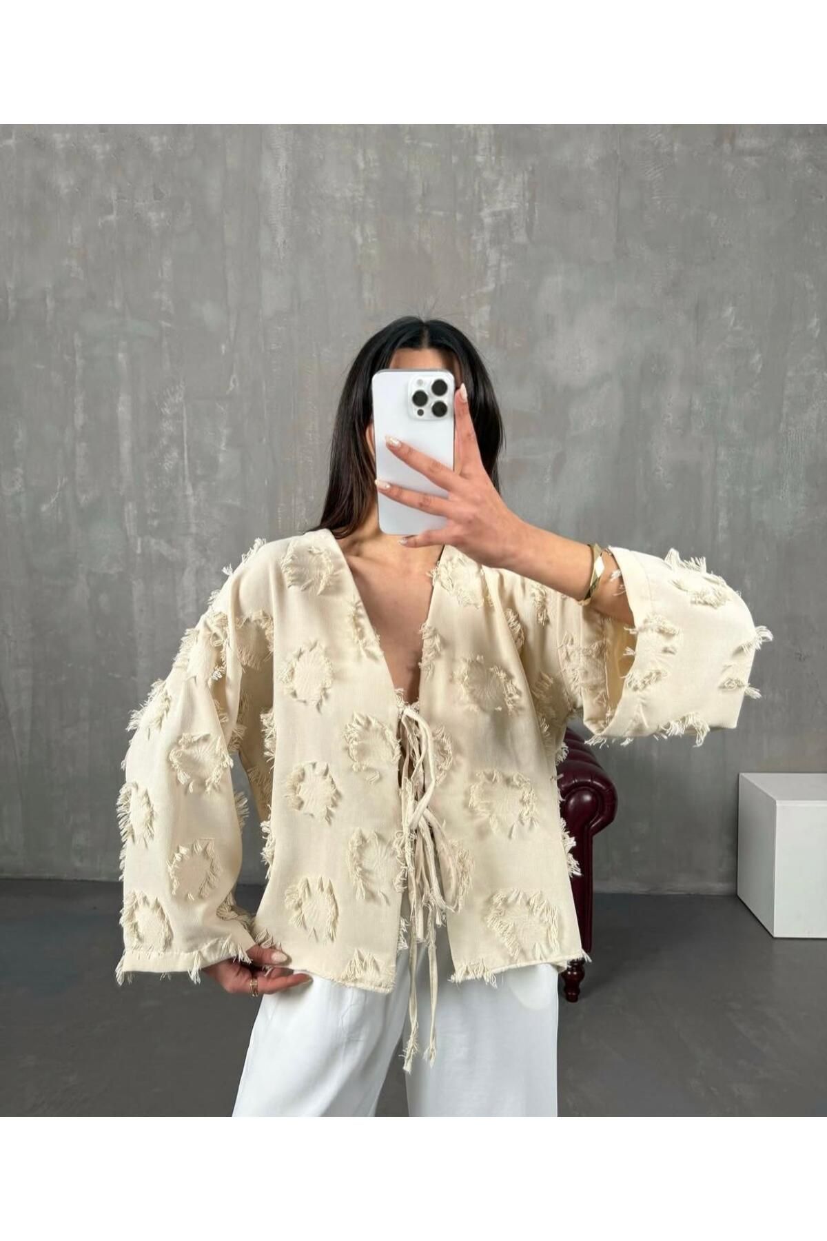 hedef giyim Üç Boyutlu Çiçekli Bağcıklı Kimono Bluz