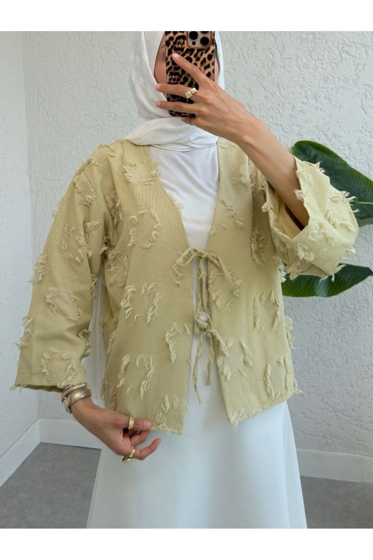 Modamorfo Tek Düğmeli Püskül Detaylı Yırtmaçlı Kimono -Yağ Yeşili