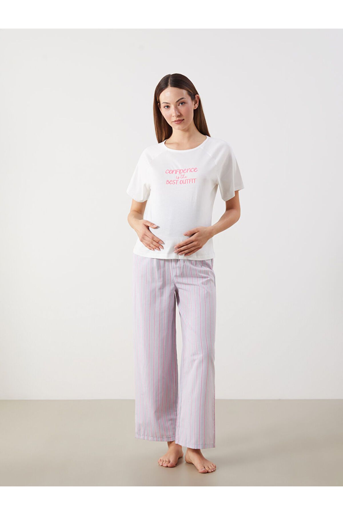 LC Waikiki Bisiklet Yaka Nakışlı Kadın Pijama Takımı