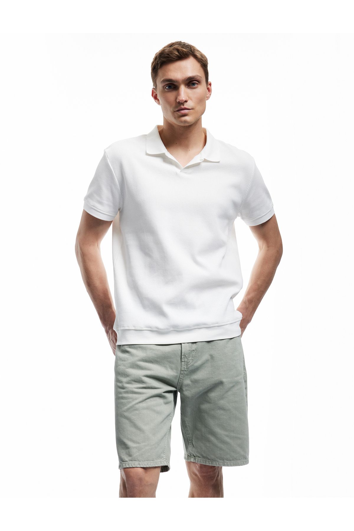 Koton Yeni Sezon Normal Bel Pamuklu Cep Detaylı Bermuda Loose Fit Jean Şort