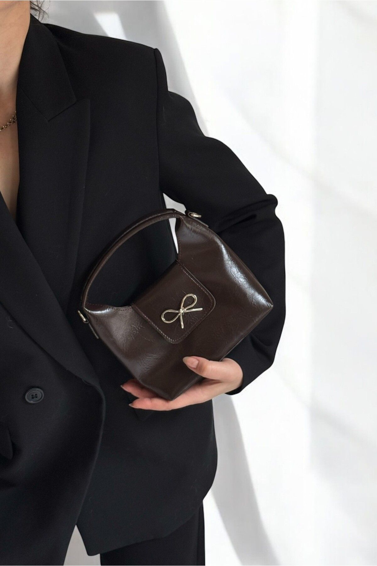 Yuka Atelier Linda Fiyonk Detaylı Çapraz Askılı Mini El Çantası