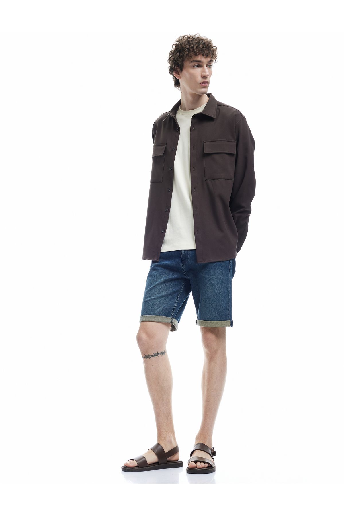 Koton Yeni Sezon Normal Bel Pamuklu Katlamalı Paça Slim Fit Jean Şort