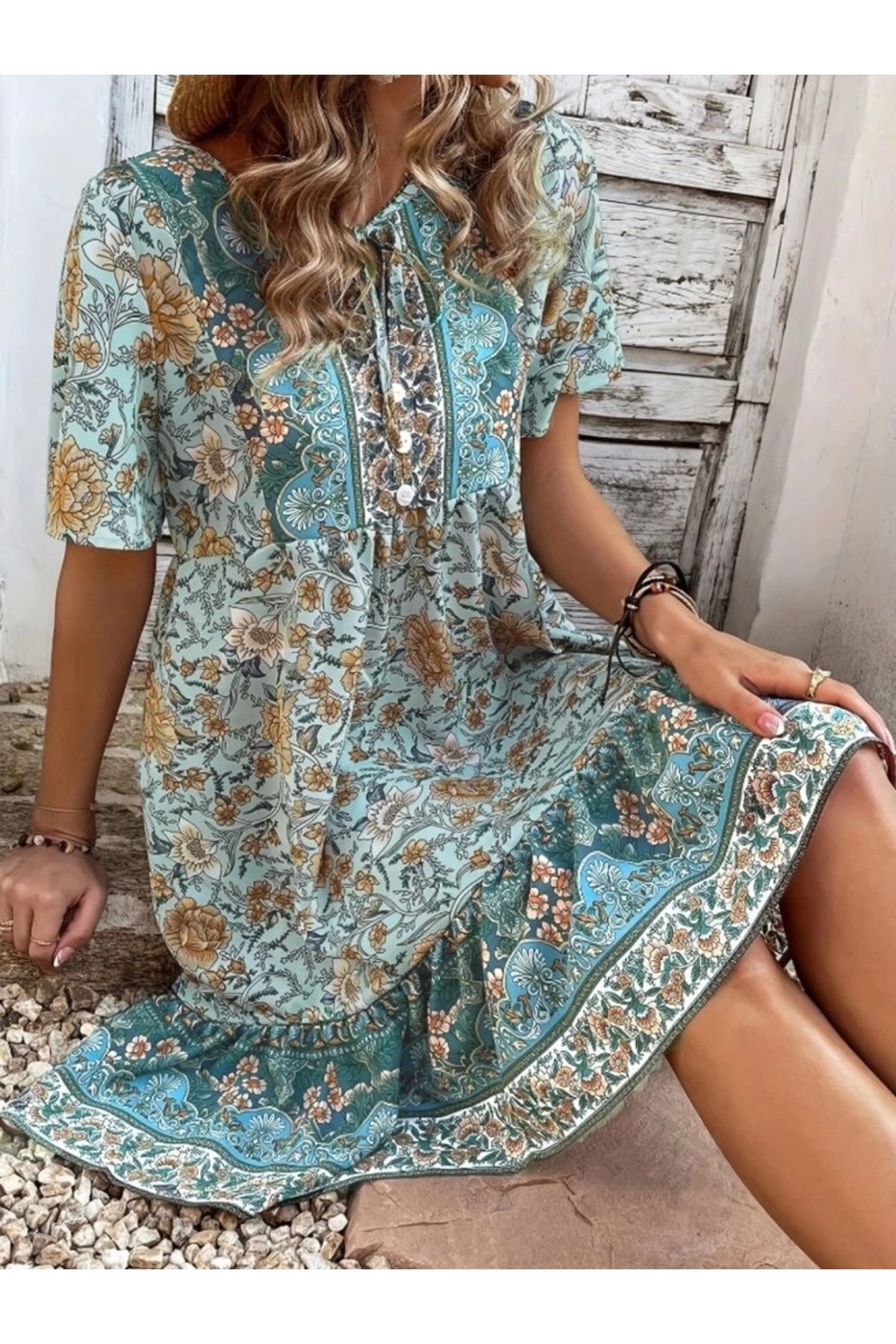 Butik Kadın Kısa Kollu Yakası Bağcıklı önden Düğmeli Fırfır Desenli Süprem Elbise