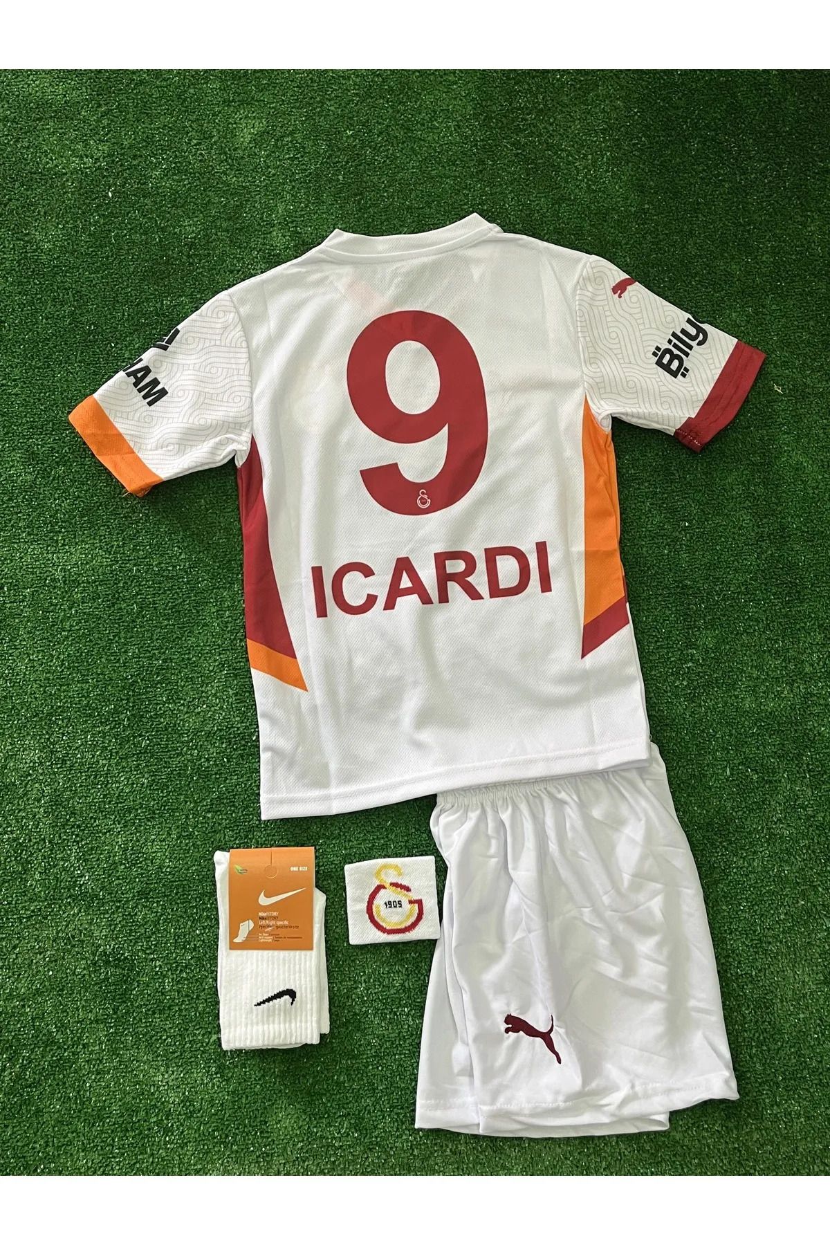 Nevruz 4'lü Set Forma Şort Çorap Bileklik // Galatasar y\ \\ Beyaz Renk Çocuk I.c.a.r.d.i_Forma