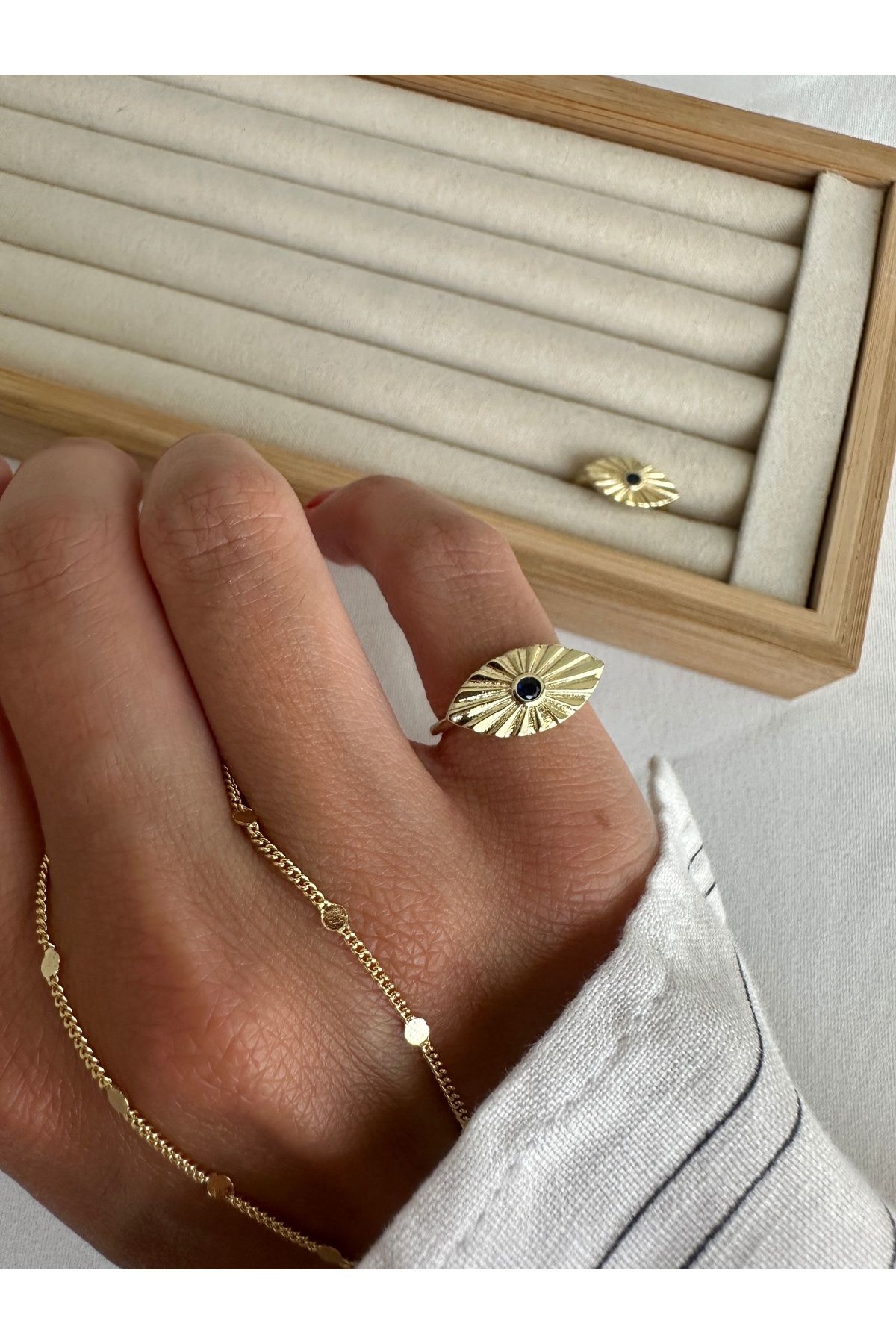 ringbox Lacivert Taşlı Göz Serçe Parmak Yüzüğü