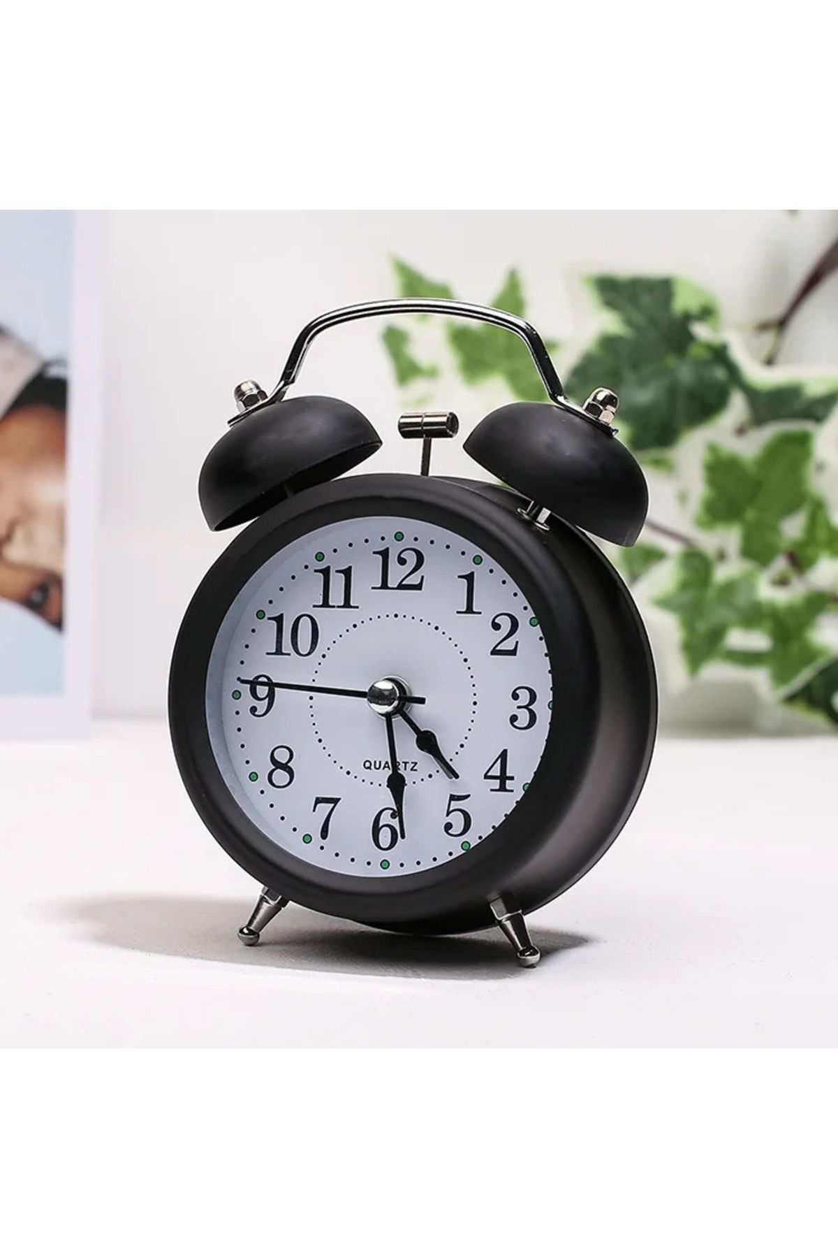 Hediye Sahibi Büyük Boy Metal Masaüstü Renkli Işıklı Çalar Saat 15*11cm Siyah