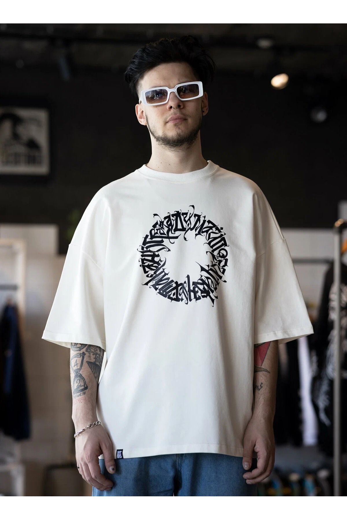 ELNOYA Unisex Pamuklu Beyaz Oversize "Yuvarlak Yazı" Baskılı Bisiklet Yaka Rahat T-shirt