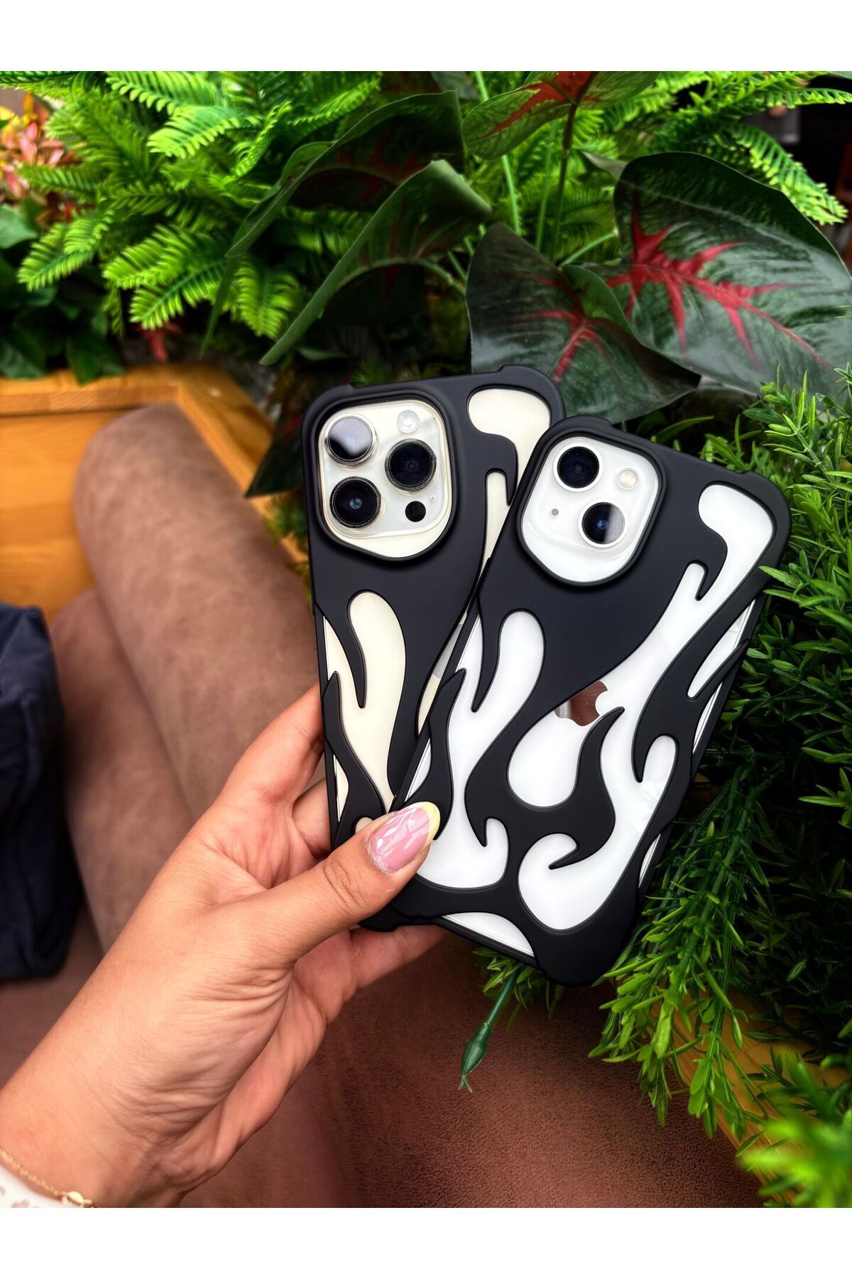 EPAksesuar EpaBlaze– Alev Tasarımlı Iphone 12 Pro Max / Iphone 13 Pro Max Uyumlu Kılıf-Siyah