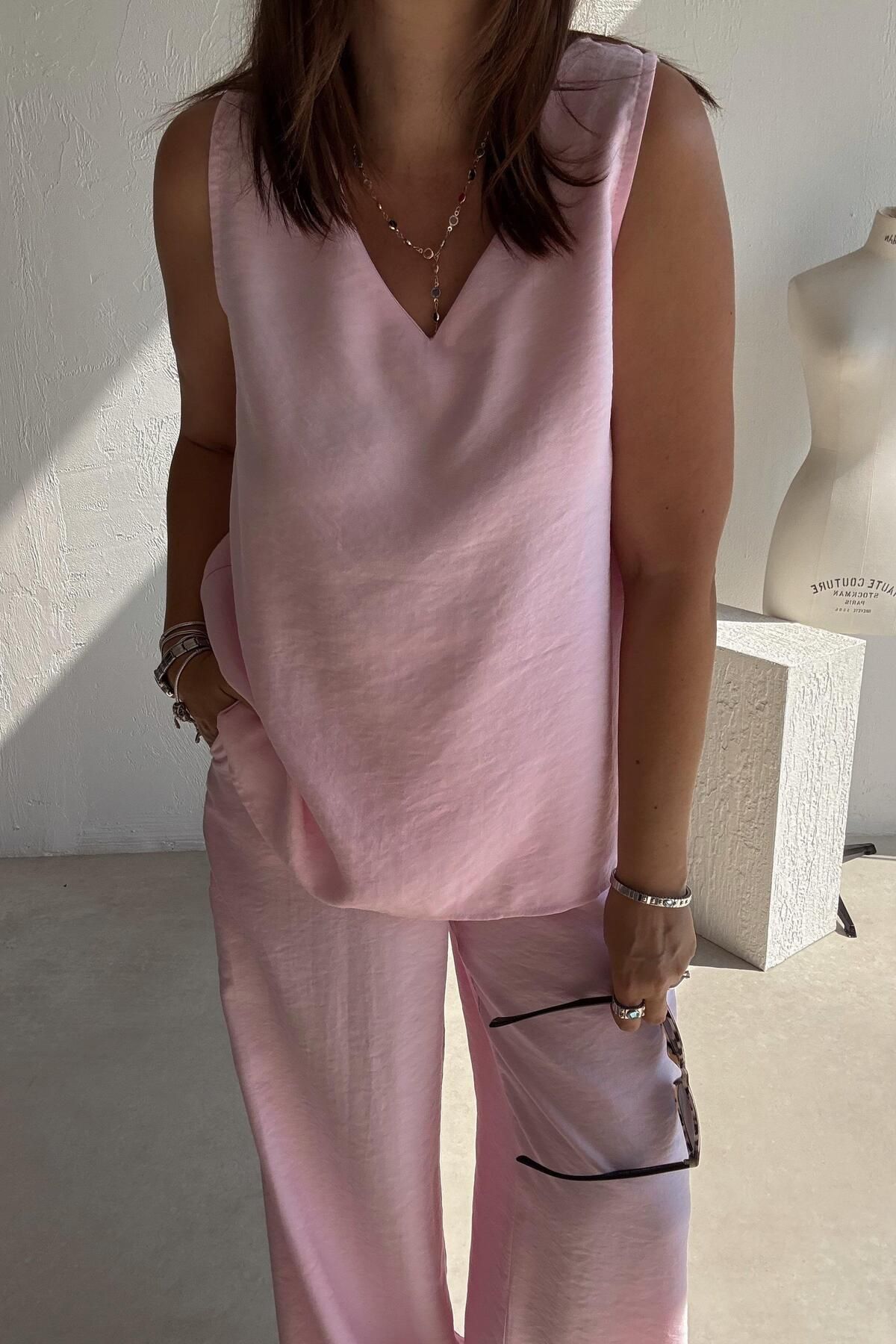 ELVAN TOLON Pembe Kolsuz Bluz Pantolon Takım