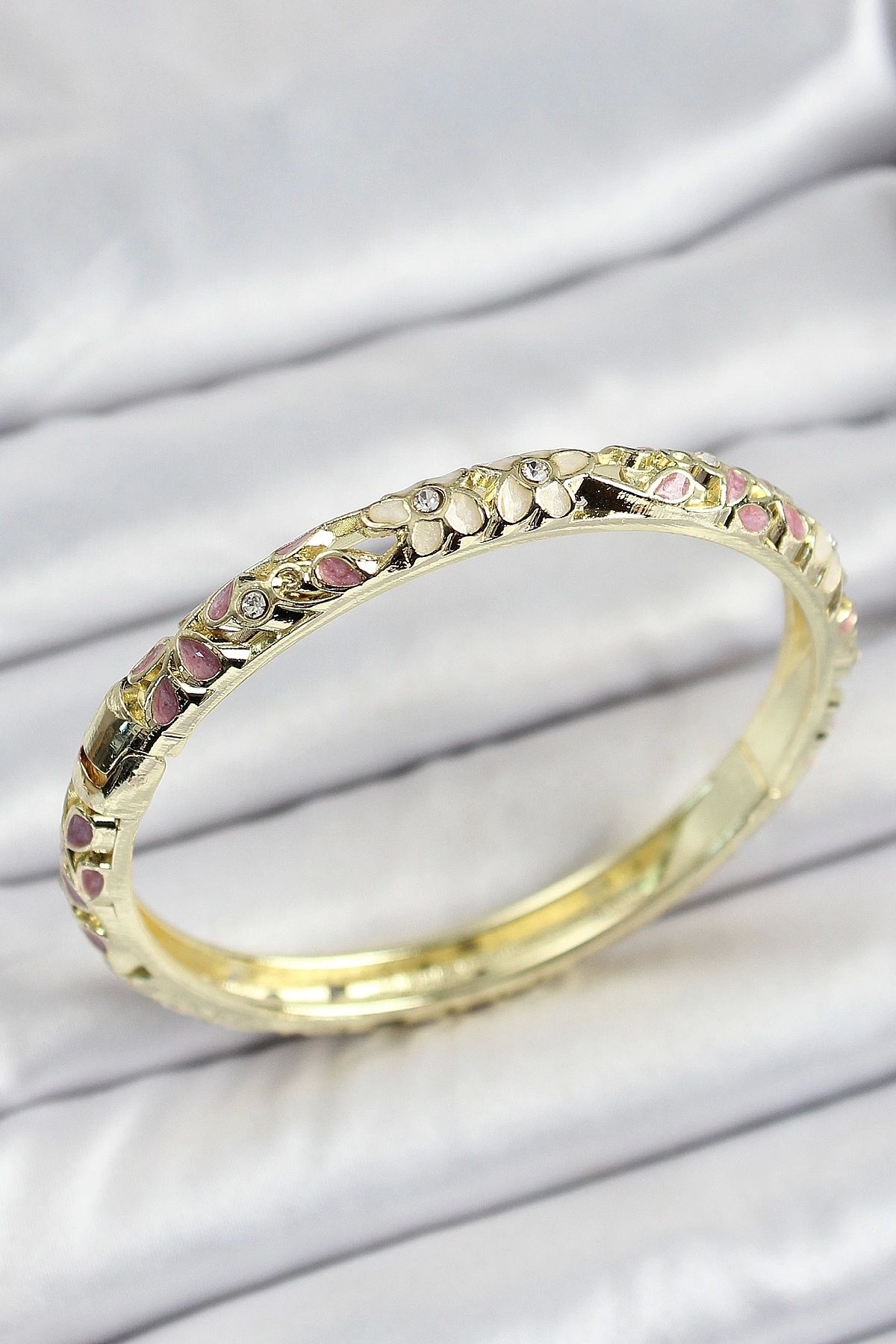 adshome Mineli Pirinç Gold Renk Pembe Çiçek Desen Motifli Kadın Kelepçe