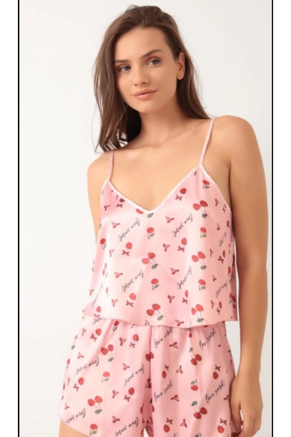 nuda luna Pembe Kiraz Desenli Şortlu Saten Pijama Takımı