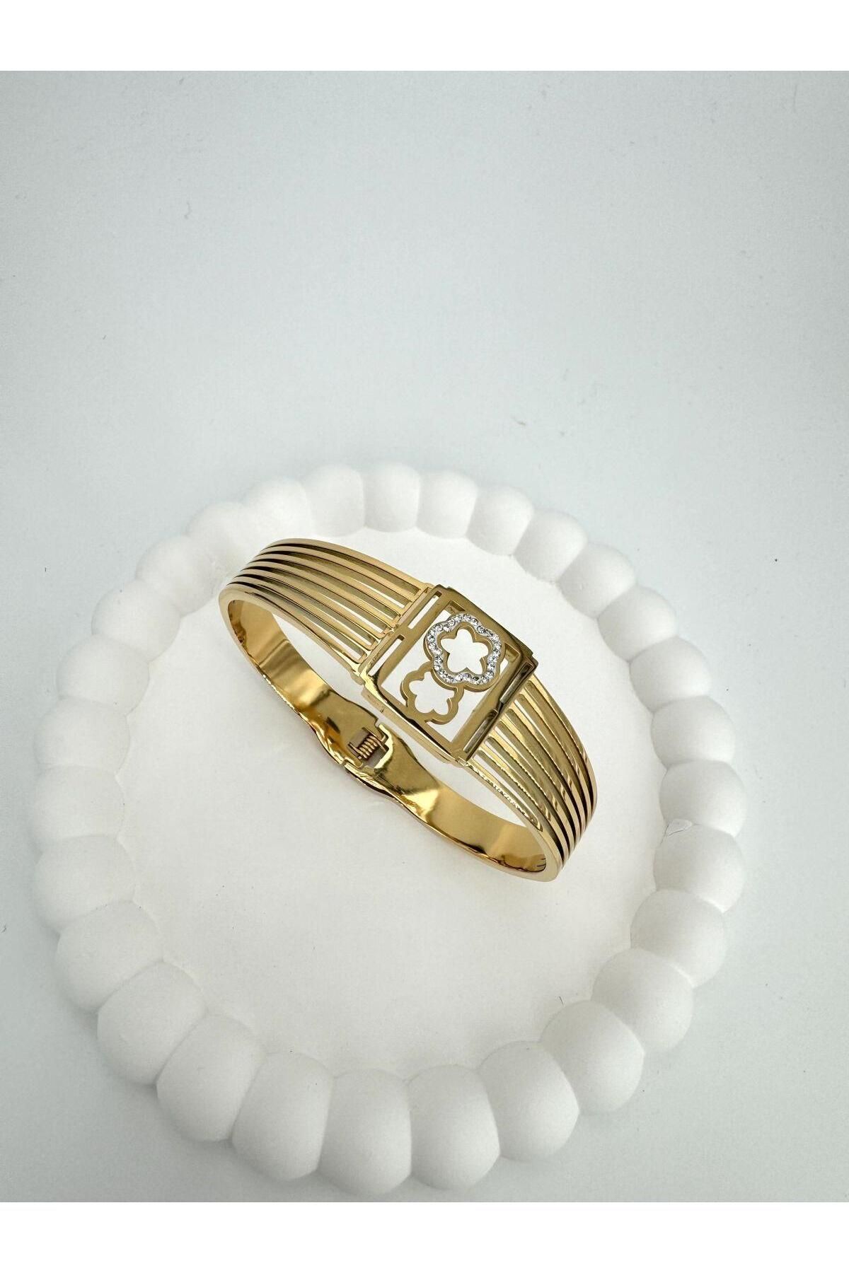 GLY ÇLKBİJUTERİ Çiçek Detaylı Taşlı Çelik Kelepçe (Gold) 2089