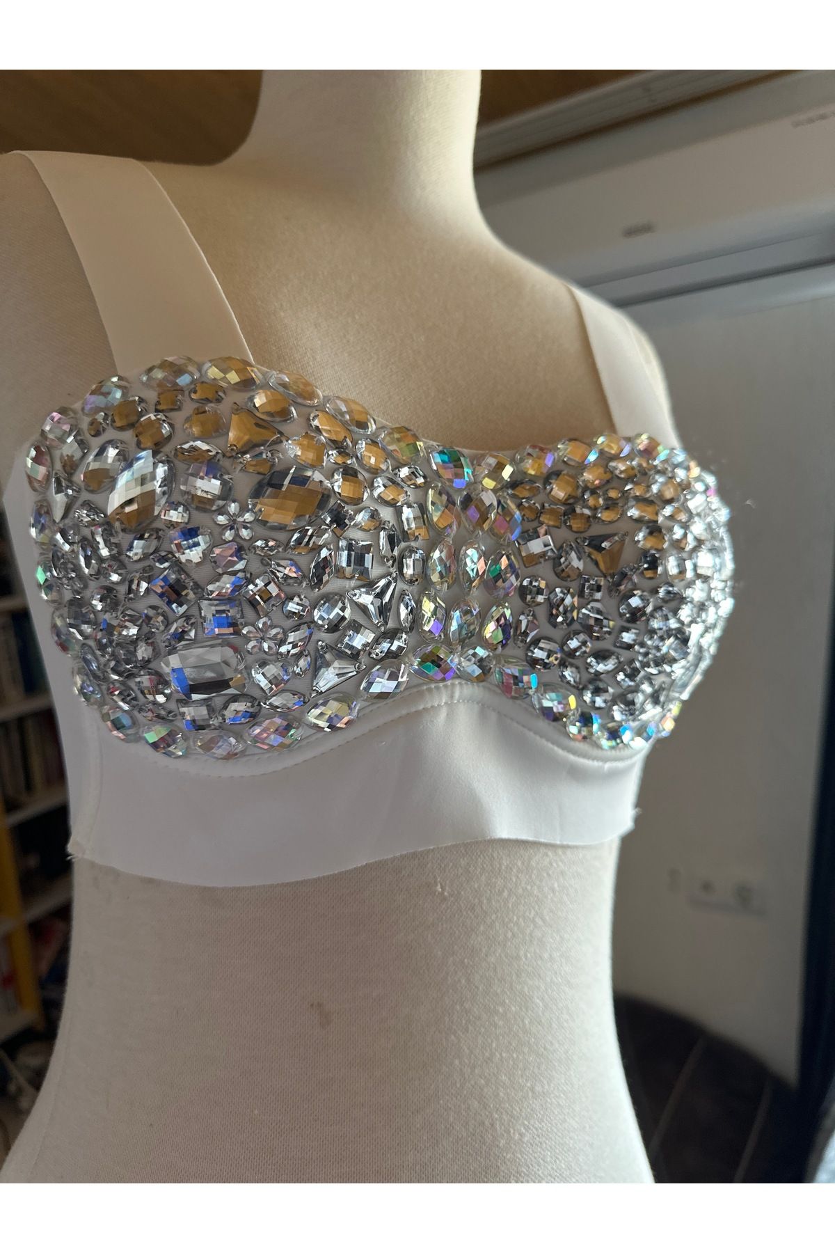 Ekinoksen Kristal taş işlemeli gece ve partiler için uygun push up crop