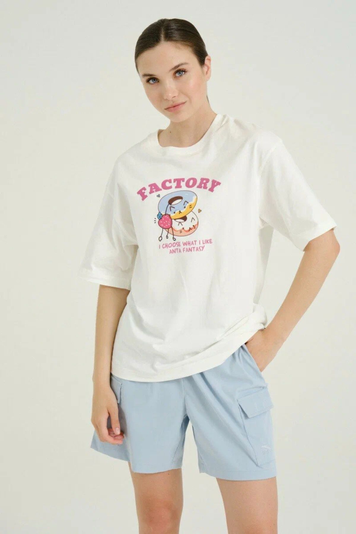 ELNOYA Unisex Pamuklu Beyaz Oversize "Factory" Baskılı Bisiklet Yaka Rahat T-shirt