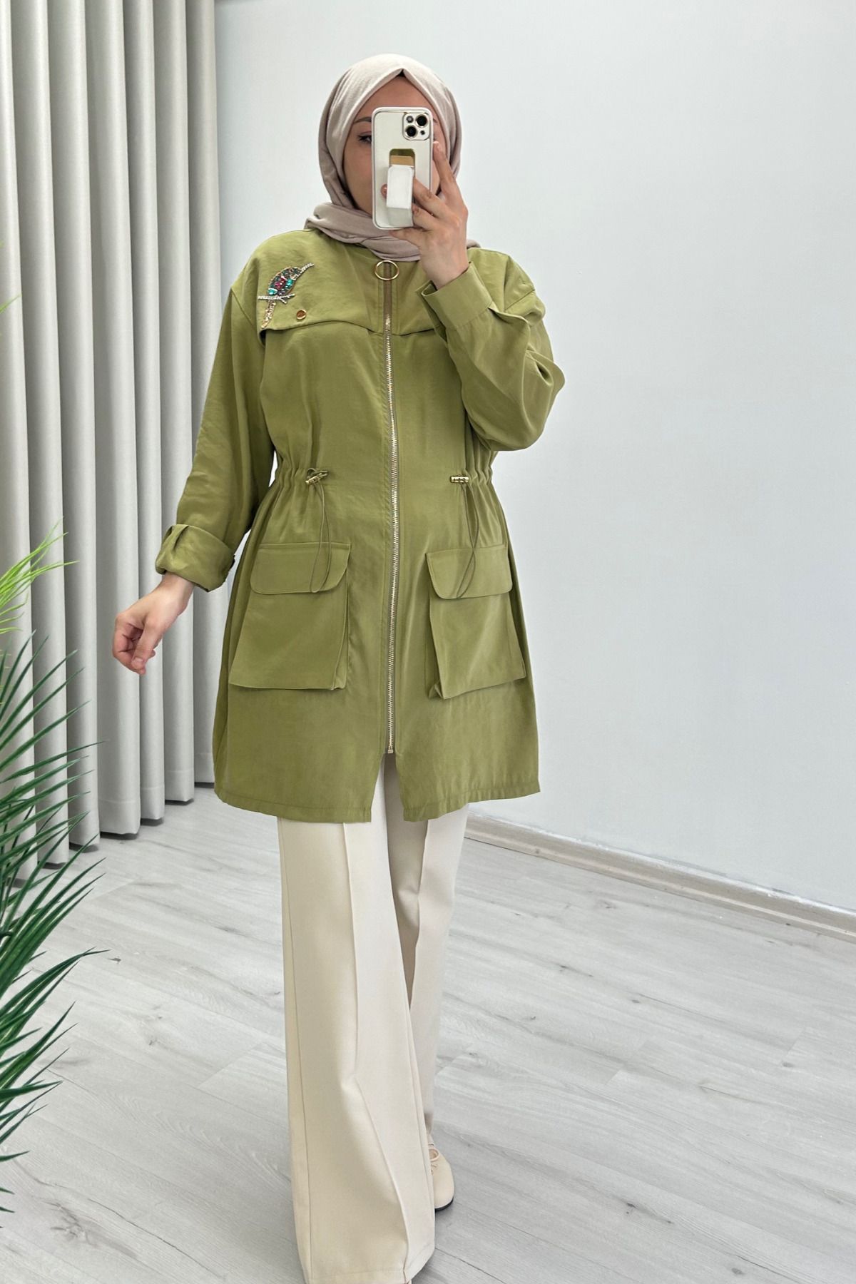 T Moda Store Yaka Taş İşleme Kuş Detaylı Bel Büzmeli Cupra Kap