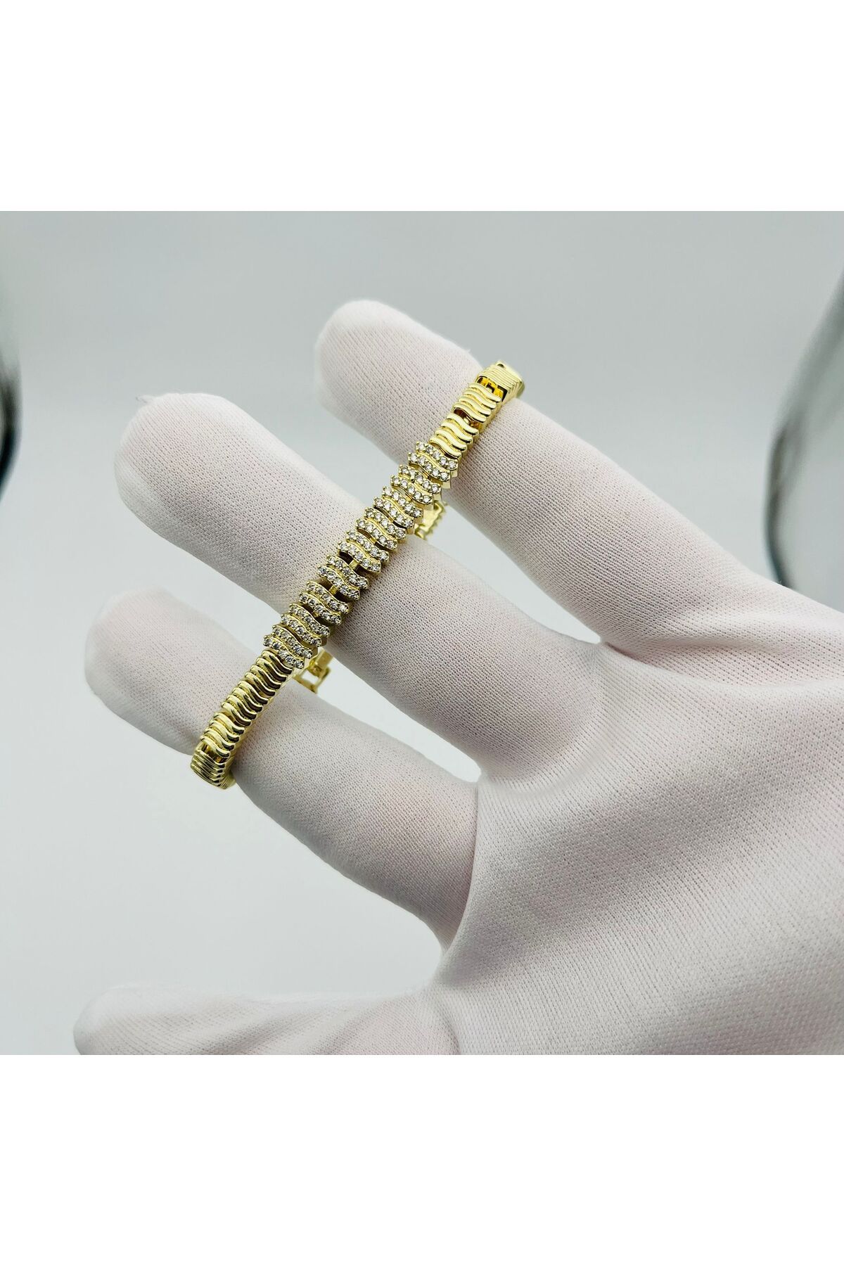 MUJER Gold Pirinç Kaplama Baklava Desenli Bileklik