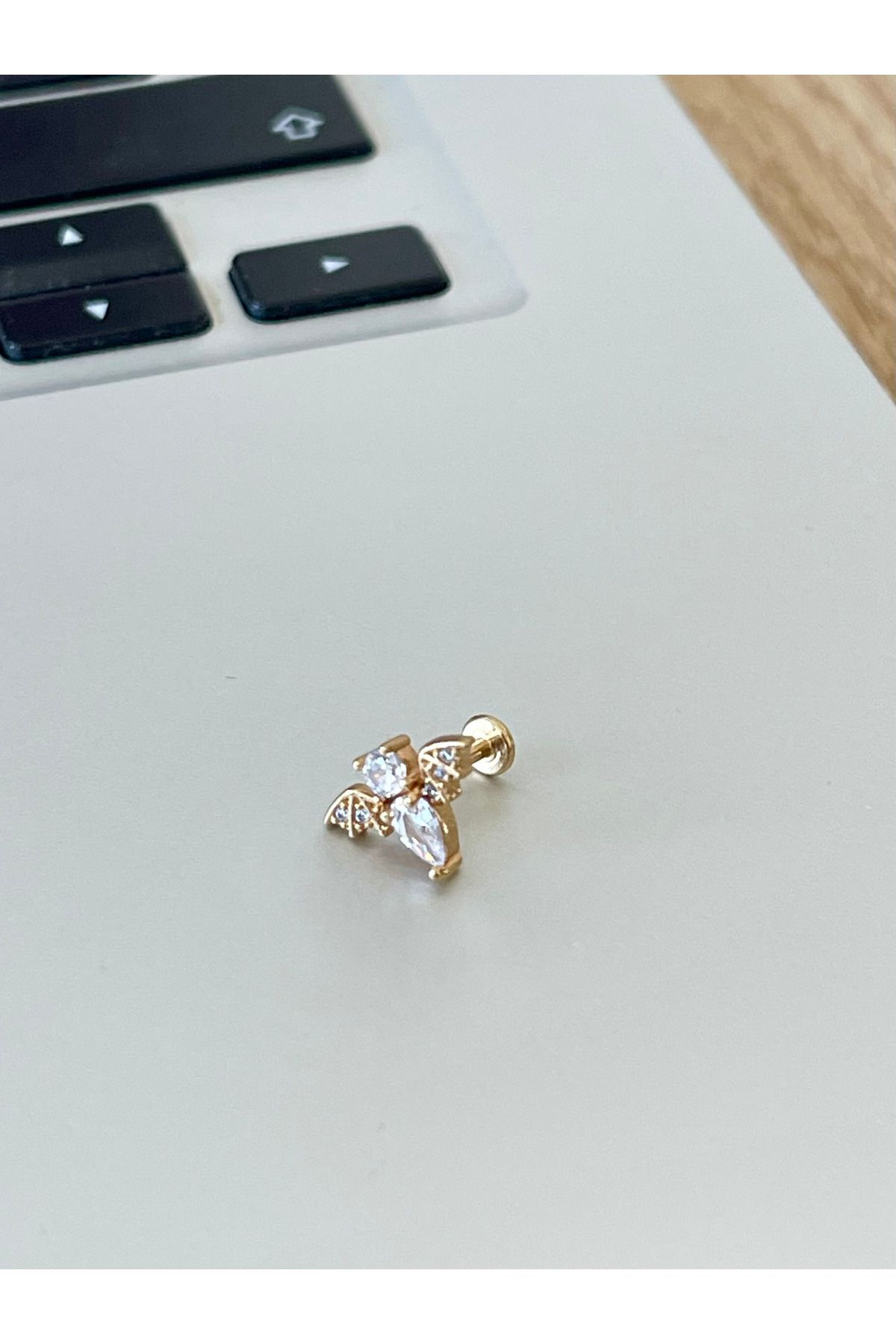 Rupen Kraft 316 L Cerrahi Çelik Zirkon Taşlı Yarasa Modeli Dudak Helix Tragus Kıkırdak Piercingi