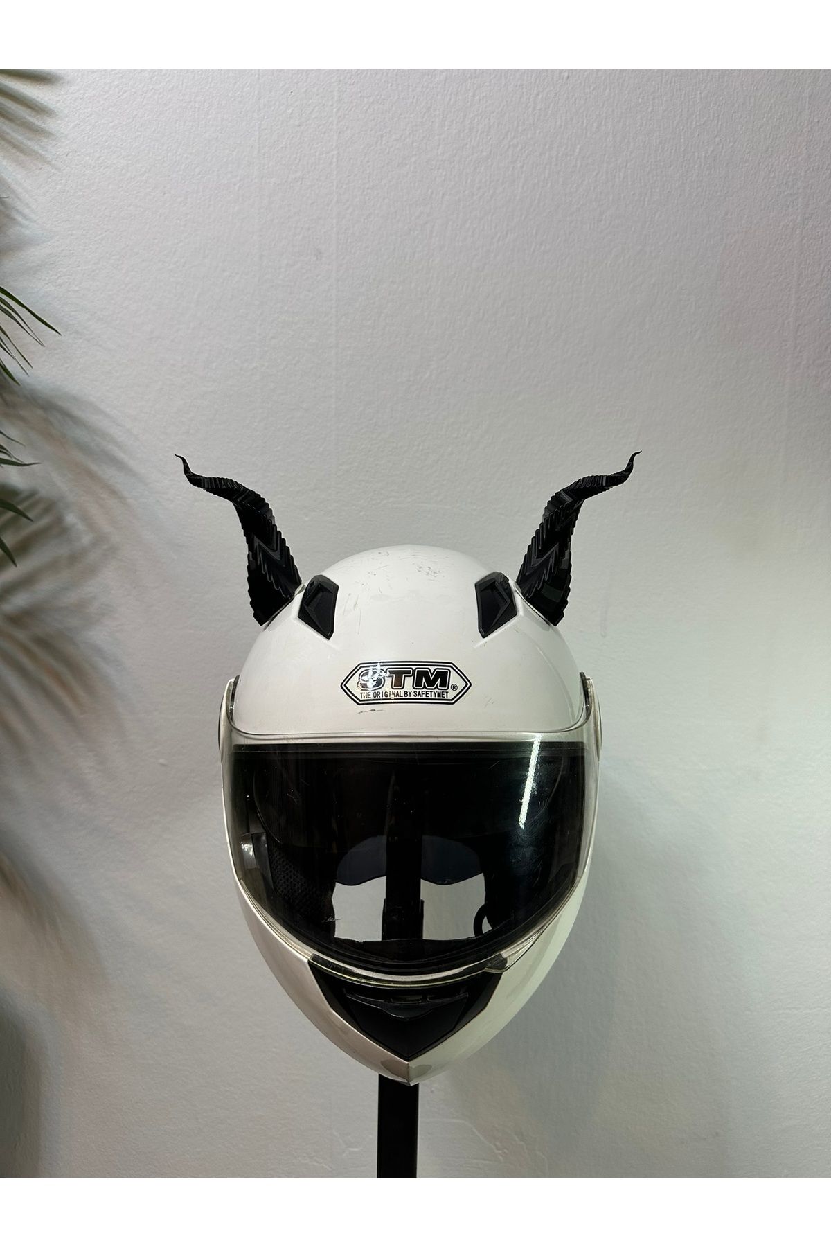 Butik Motor & Motosiklet Bükülmüş Siyah Boynuz Kask Dış Aksesuarı