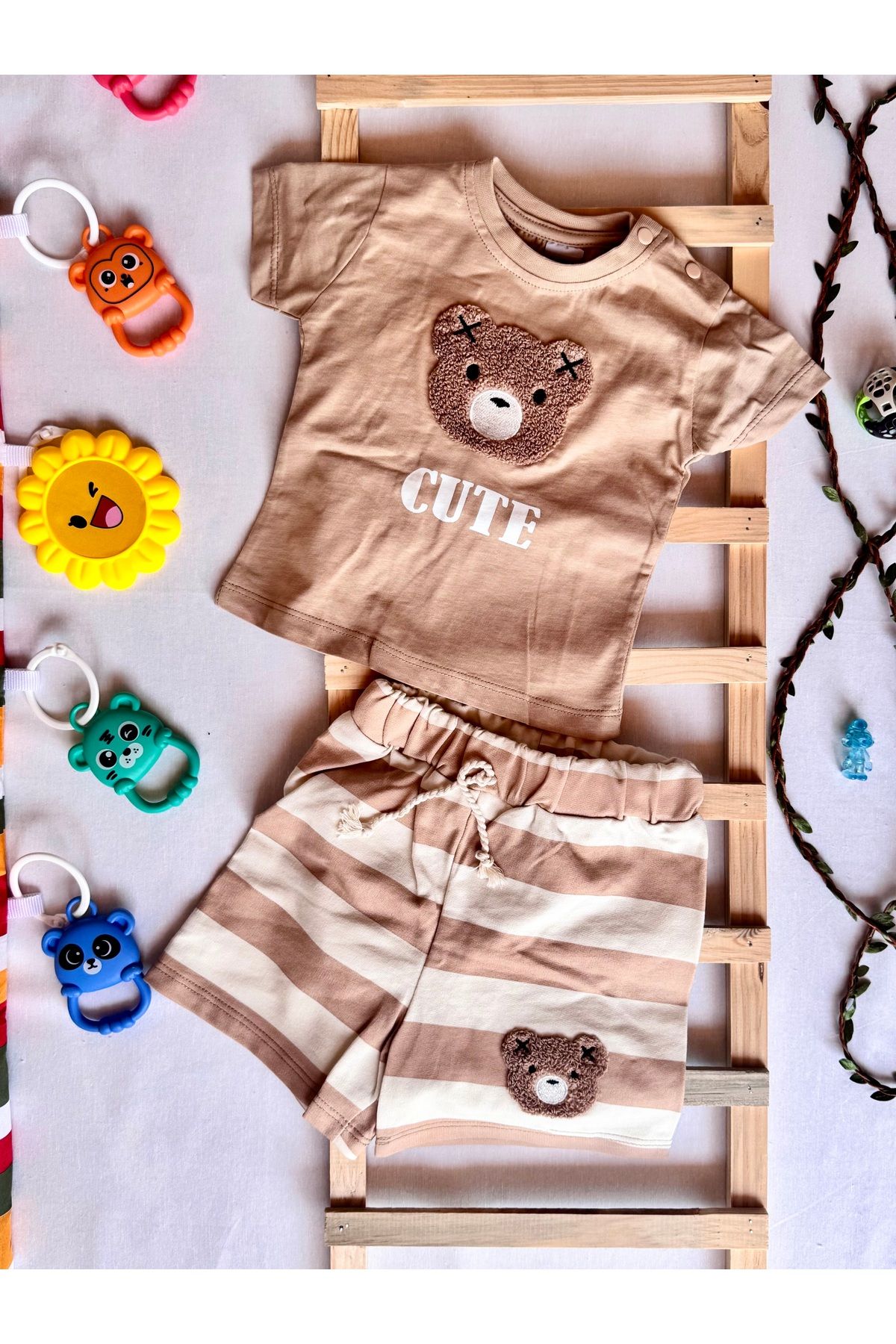 KapsülBebek %100 Pamuk Bebek & Çocuk Yazlık 2’li Takım – Cute Ayıcıklı Tişört Şort Set, Çizgili Unisex