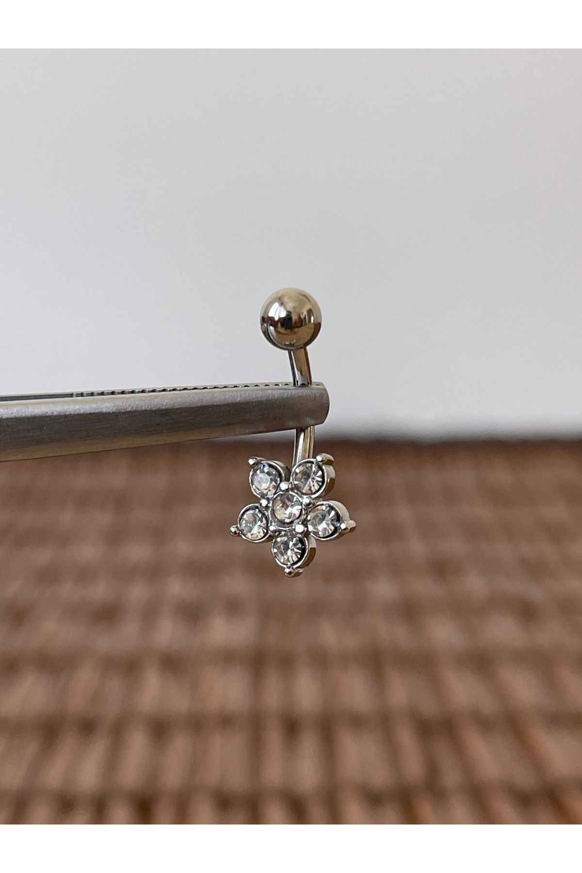 Rupen Kraft 316 L Cerrahi Çelik Anti Alerjik 10 mm 6 Taşlı Elmas Model Çiçek Göbek Piercingi