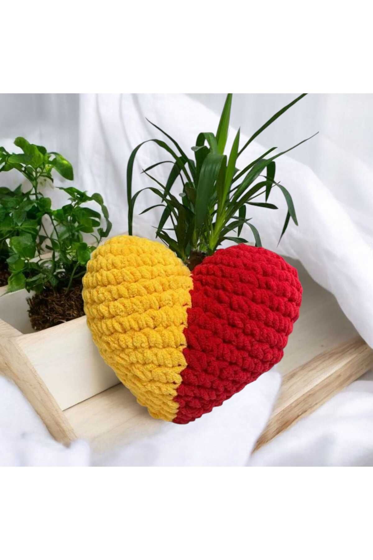 Tonydays kırmızı-sarı taraftar kalpli puffy el yapımı birinci sınıf elyaf dolgulu 35 x 35 cm yastık
