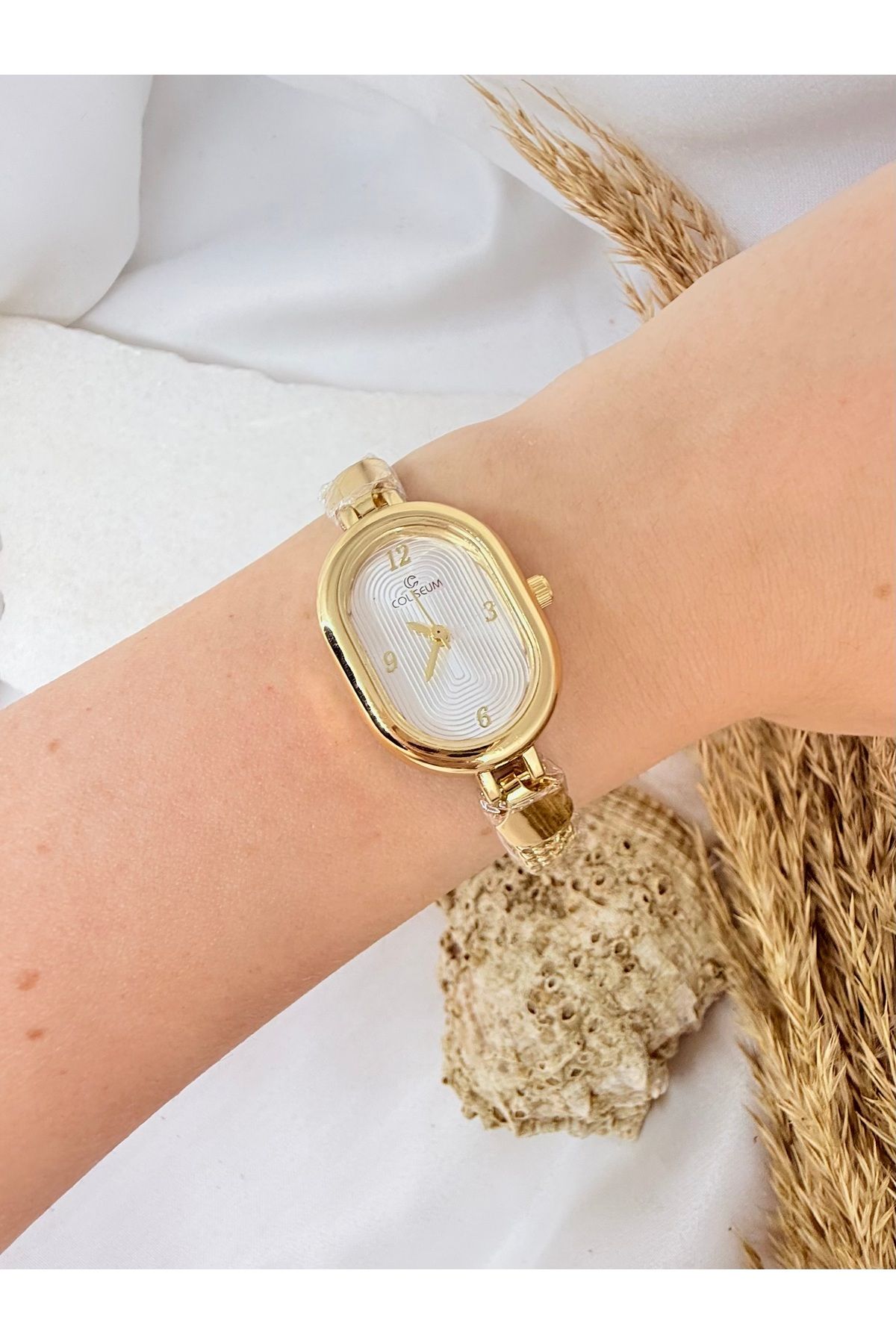 TD TRENDDURAGI Oval Vintage Gold İçi Beyaz Kadın Kol Saati