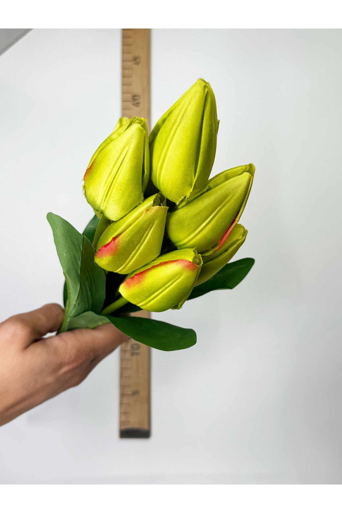 Hobi Stok 8 Çiçekli Yapay Lale Demet Islak Dokulu Yapay Çiçek - Süs Çiçeği - El Çiçeği - Plastik Çiçek - 45CM
