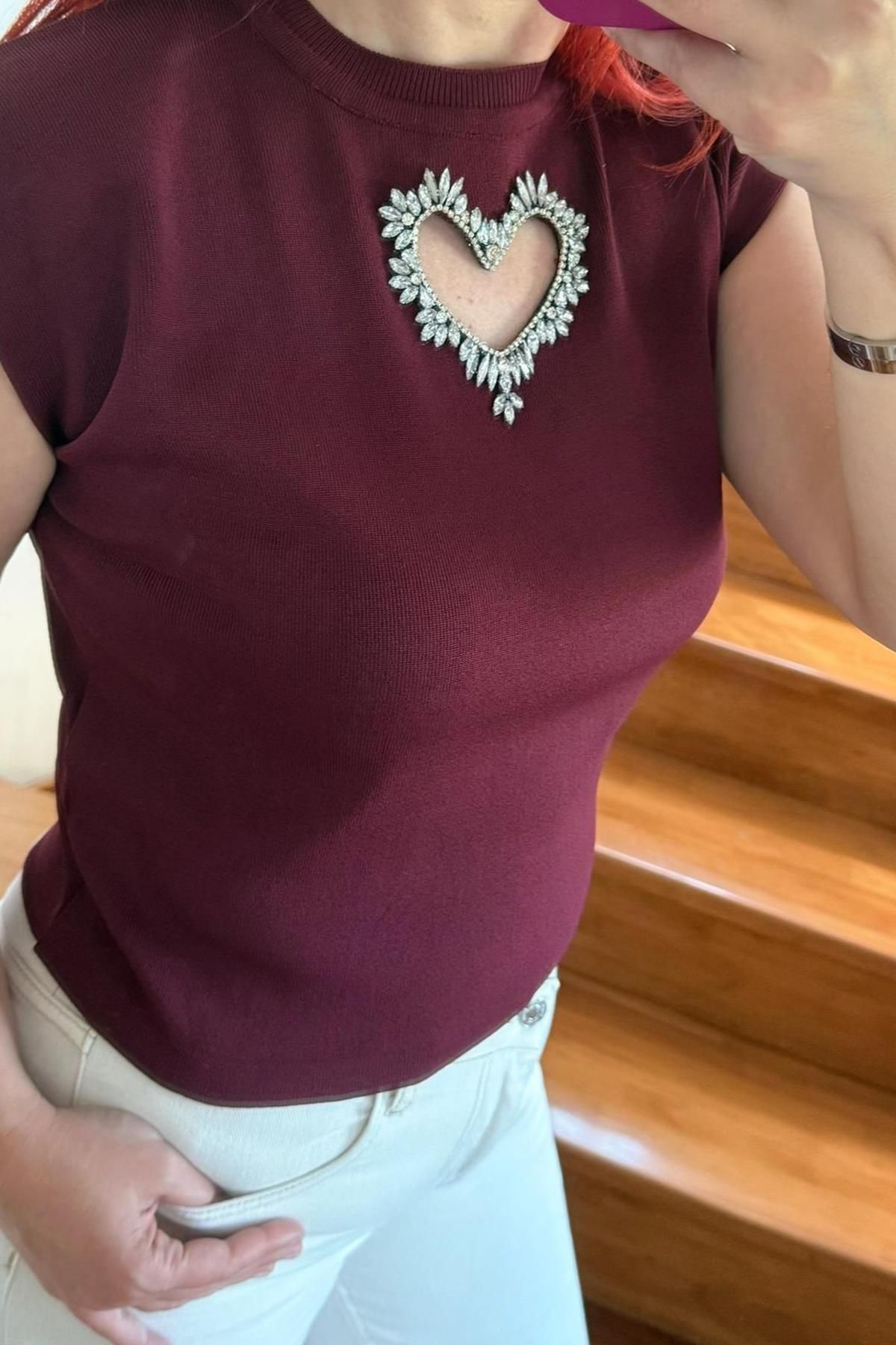 Derya butik Bordo Taş İşlemeli Kalp Detaylı Tişört