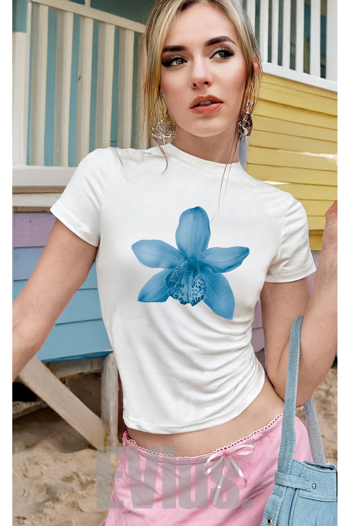 JANSO GROUP Kadın Mavi Çiçek Baskılı Basic Bisiklet Yaka Dar Kalıp T-Shirt