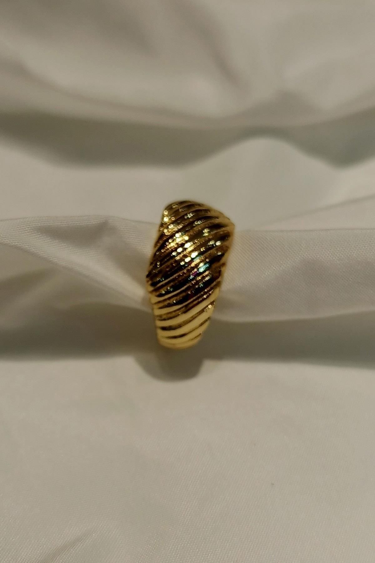 Eswomes Yarım Halka Tırtıklı Kıkırdak Küpe Gold