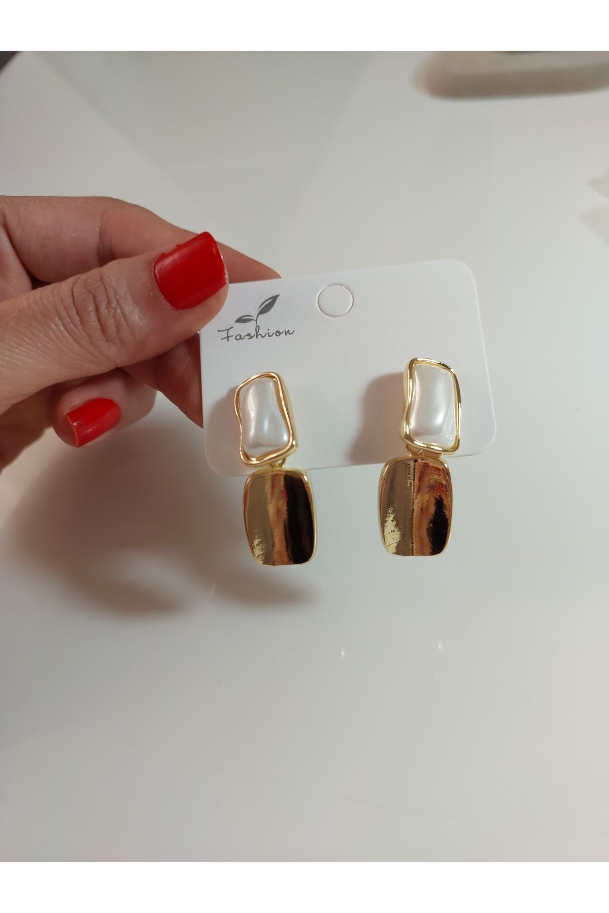 Helys Accessories Asimetrik Figürlü Gold Küpe