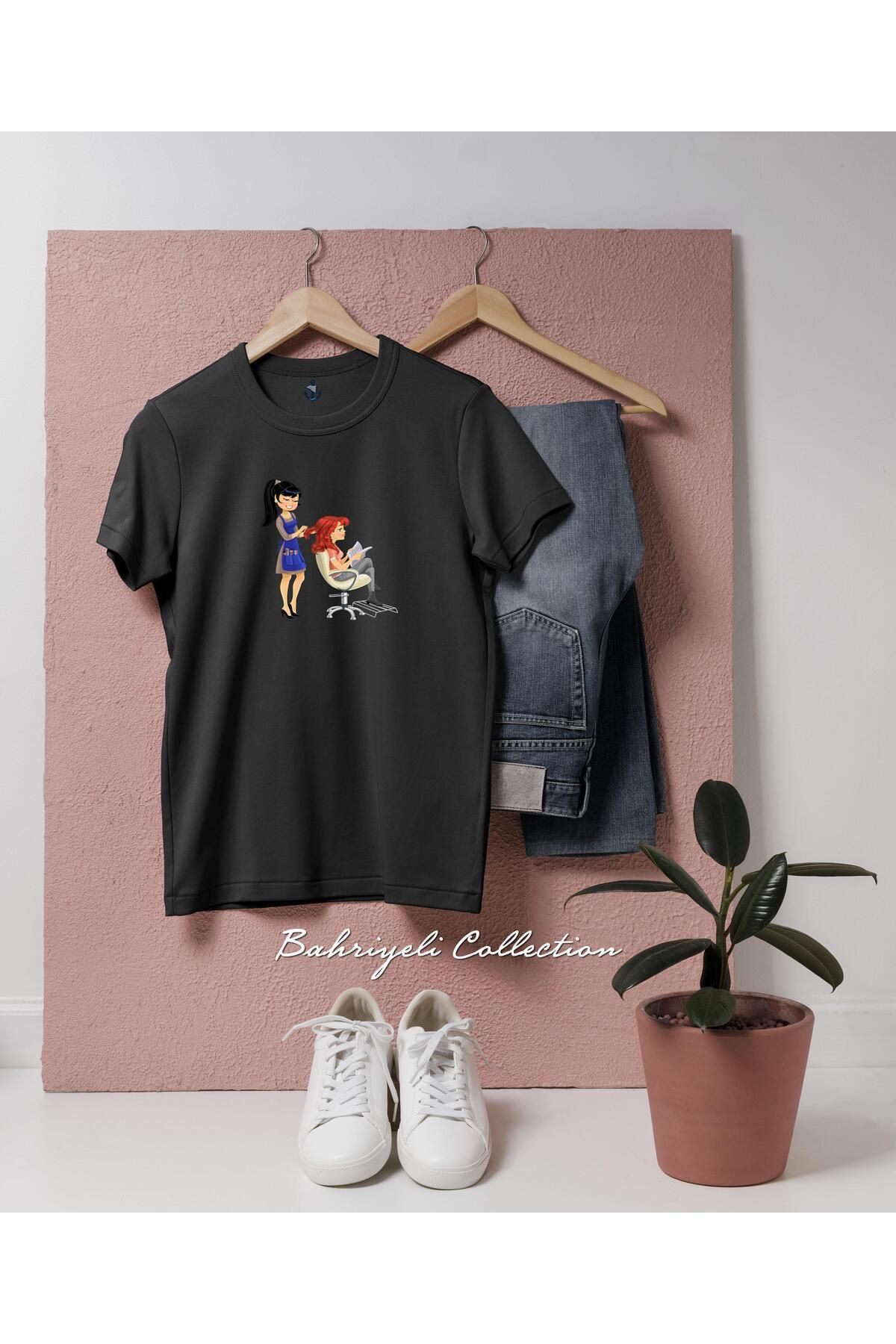 bahriyeli.jpeg Oversize Woman hairdresser woman red hair illustration Tasarımlı Unisex T-Shirt