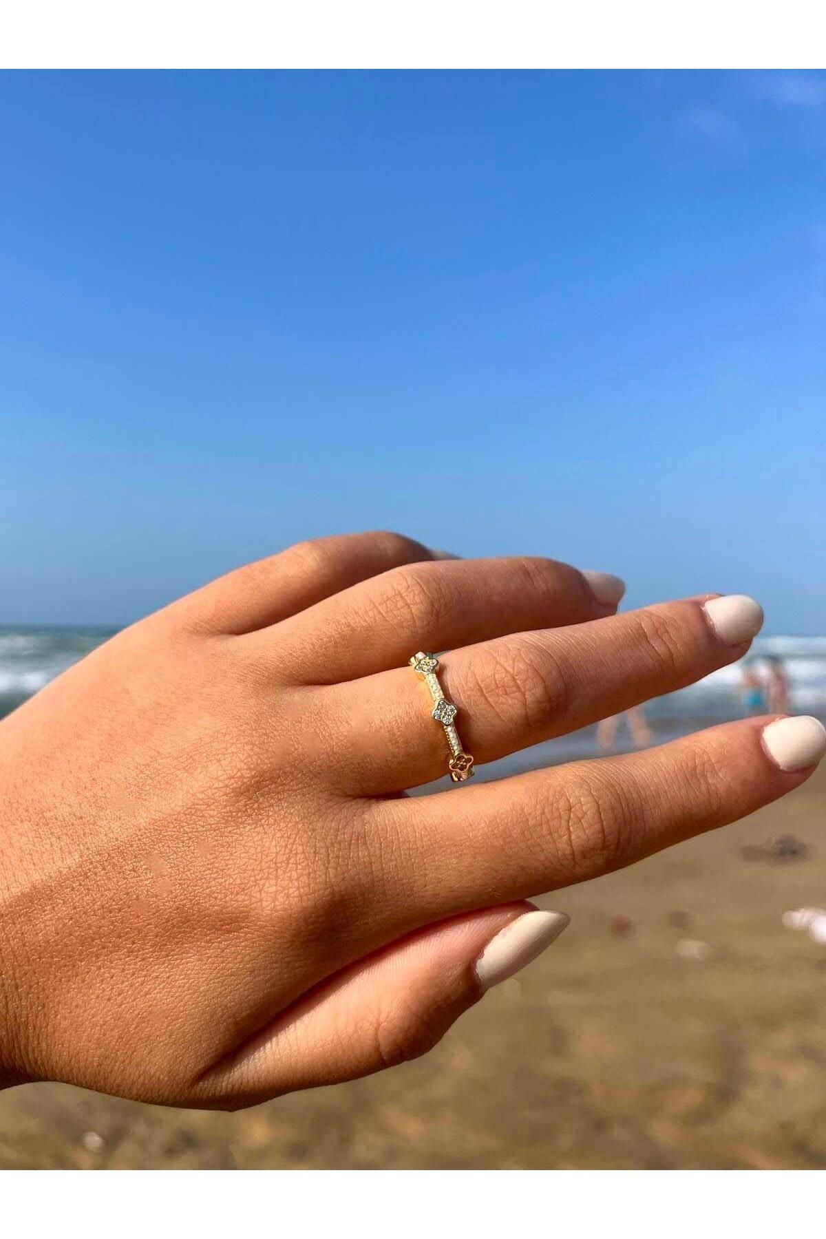 Zerys Jewelry Yonca Desenli Taşlı Gold Ayarlanabilir Yüzük