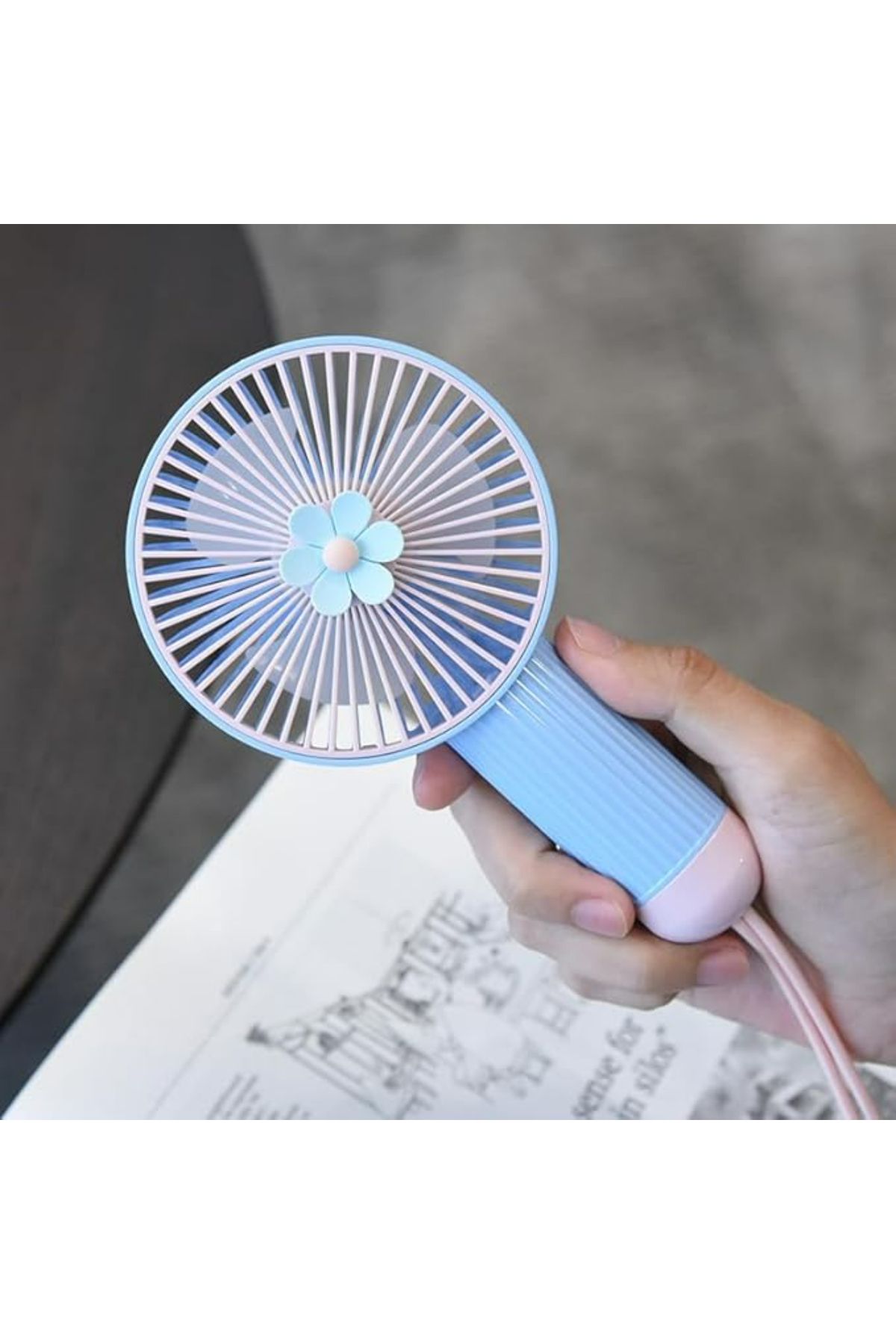 Ozmik Çiçekli Küçük Fan Mini USB Şarjlı Telefon Askısı ile