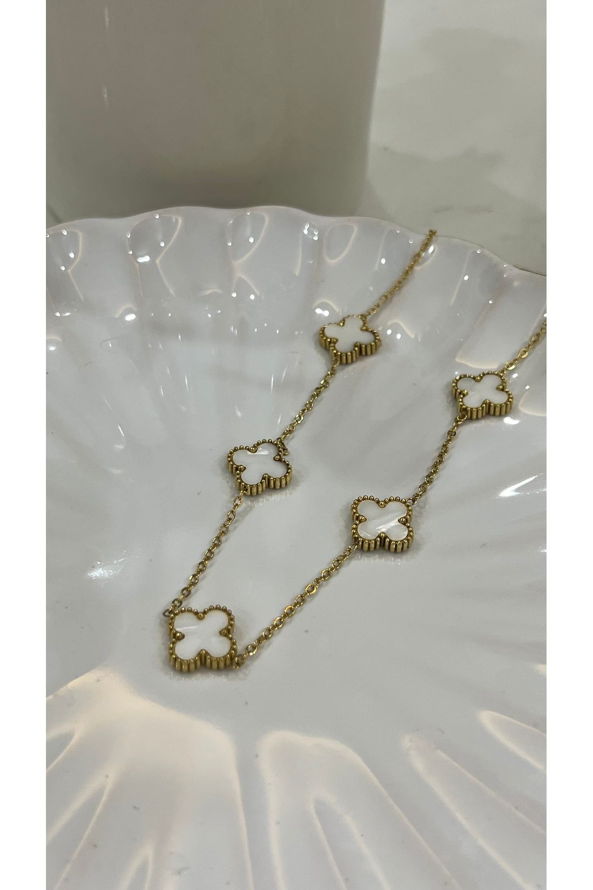 DUSK Van Cleef Beyaz Yonca Taşlı Gold Kolye