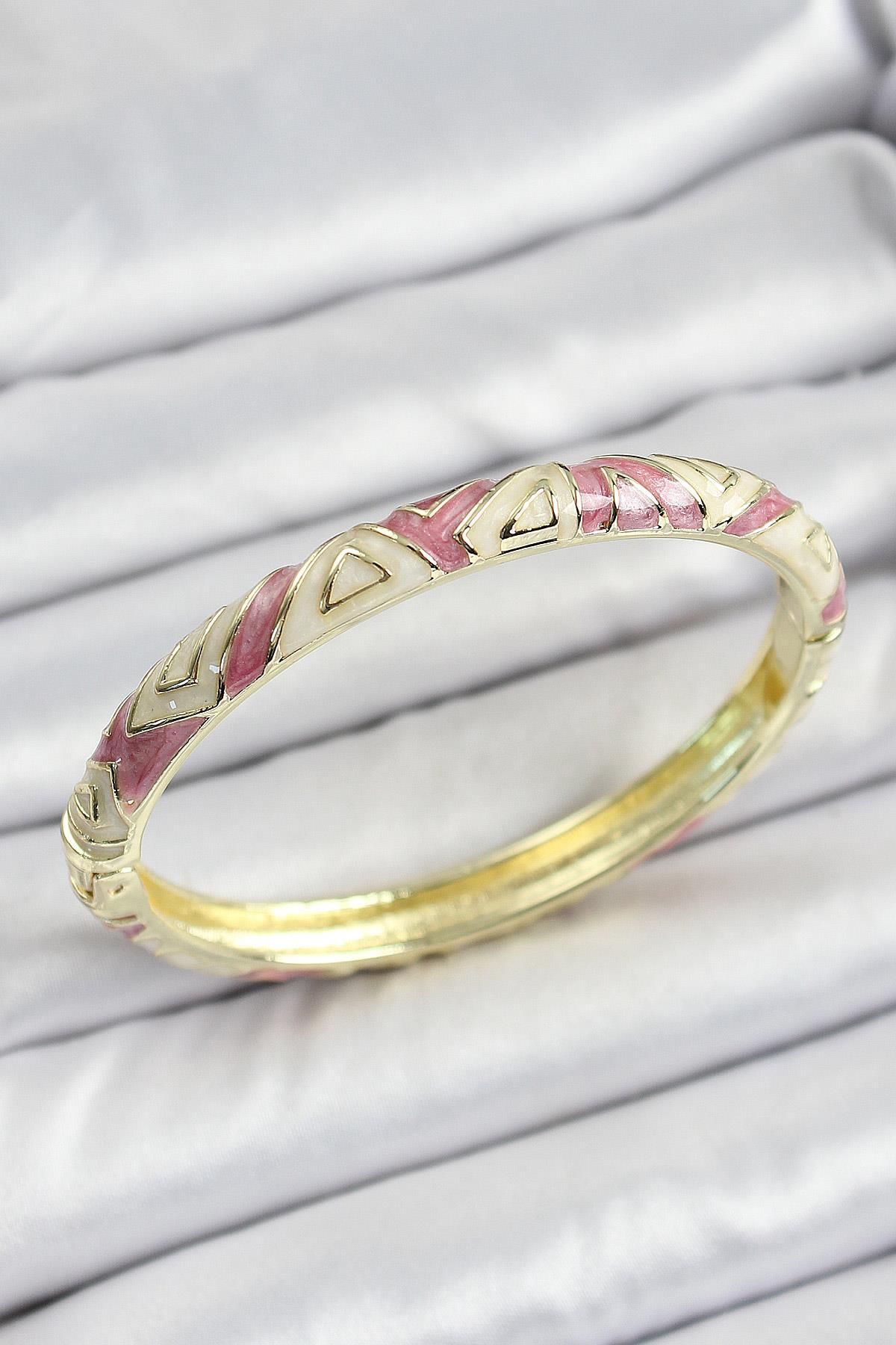 Celira Mineli Pirinç Gold Renk Beyaz ve Pembe Geometrik Desenli Kadın Kelepçe