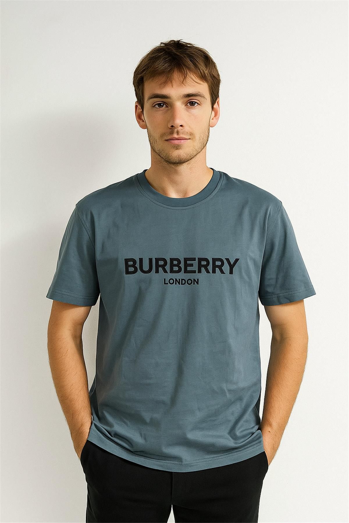 Trend07 TREND KAPINDA BURBRY LONDON BİSİKLET YAKA TSHİRT GRİ