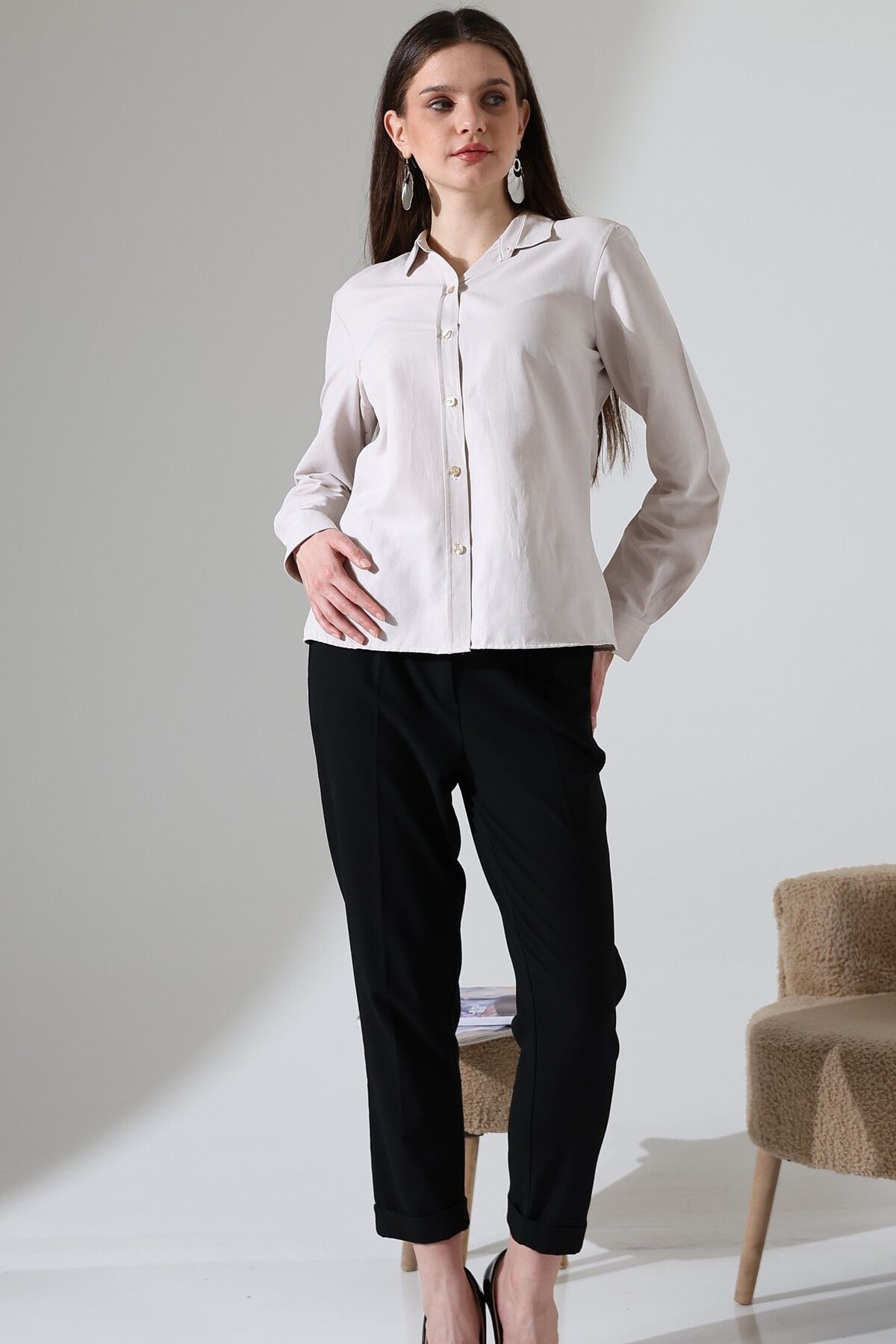 GÖMLEKÇİNİZ Şamre Kumaş Slim Fit Klasik Bej Renk Kadın Gömlek