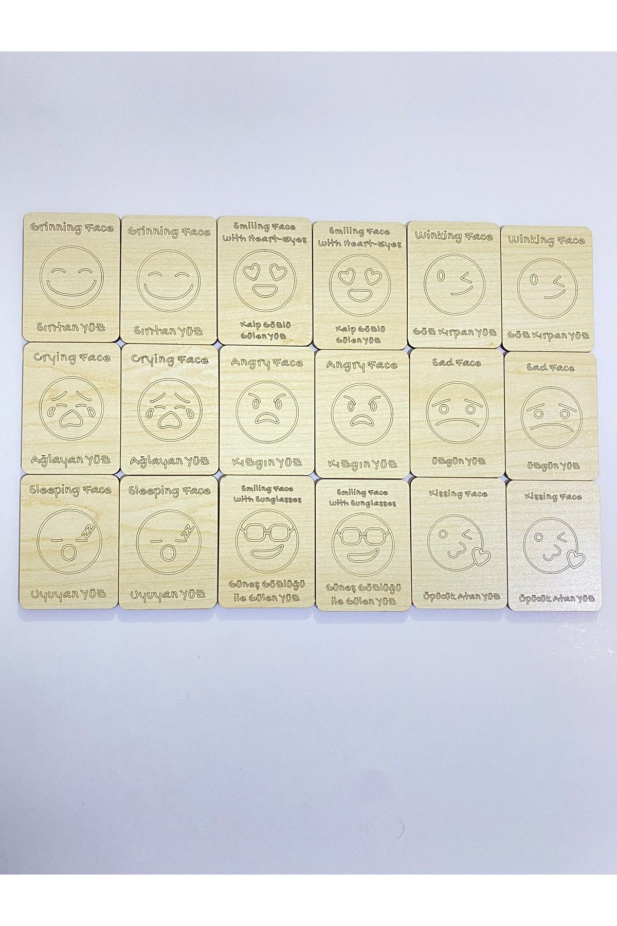 Aoz atölye Çocuklar İçin Hafıza Geliştirici Emoji Şekilli Eşleştirme Oyunu