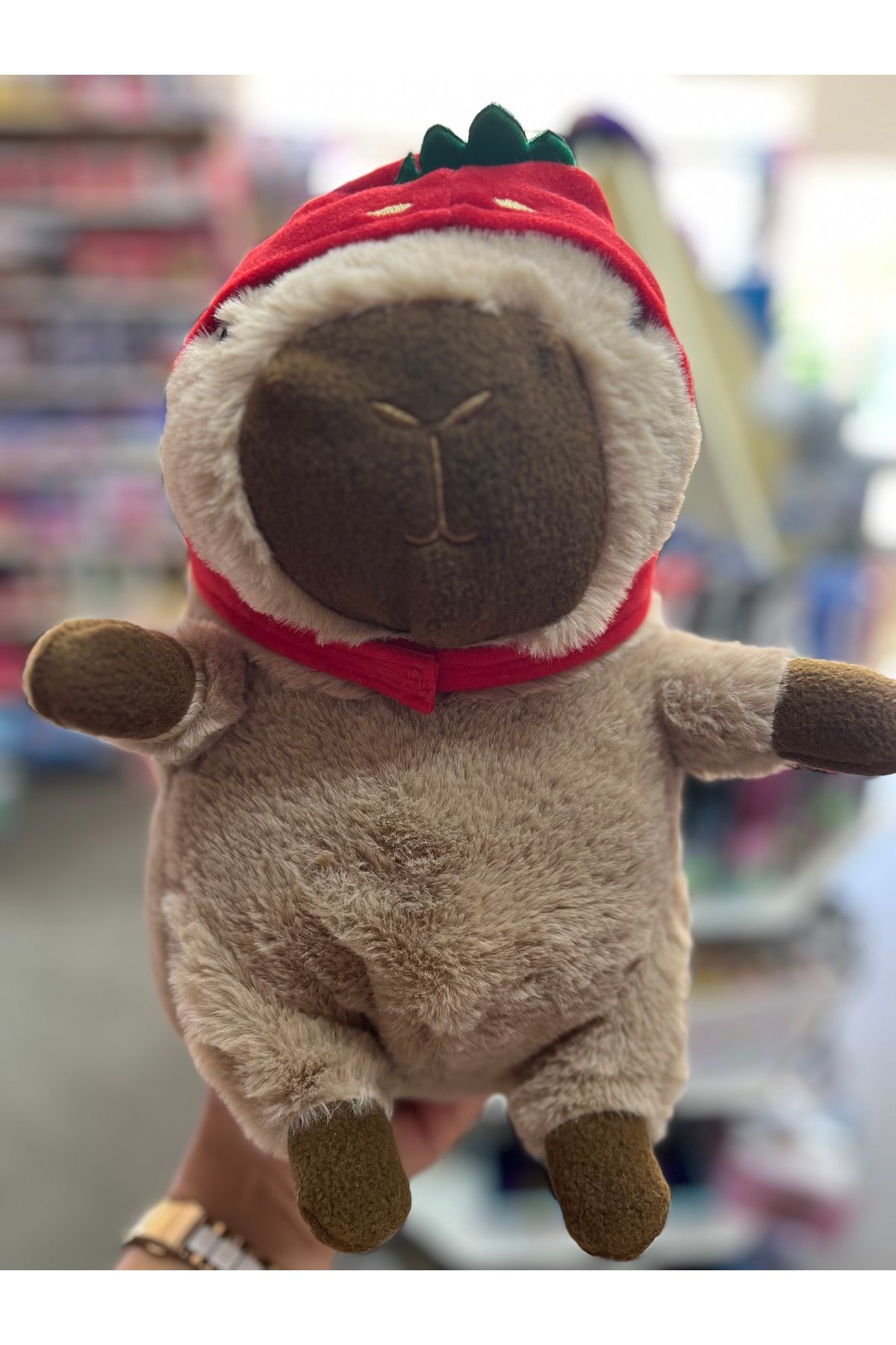 1000 çeşit hediye dünyası Capybara çilek şapkalı peluş