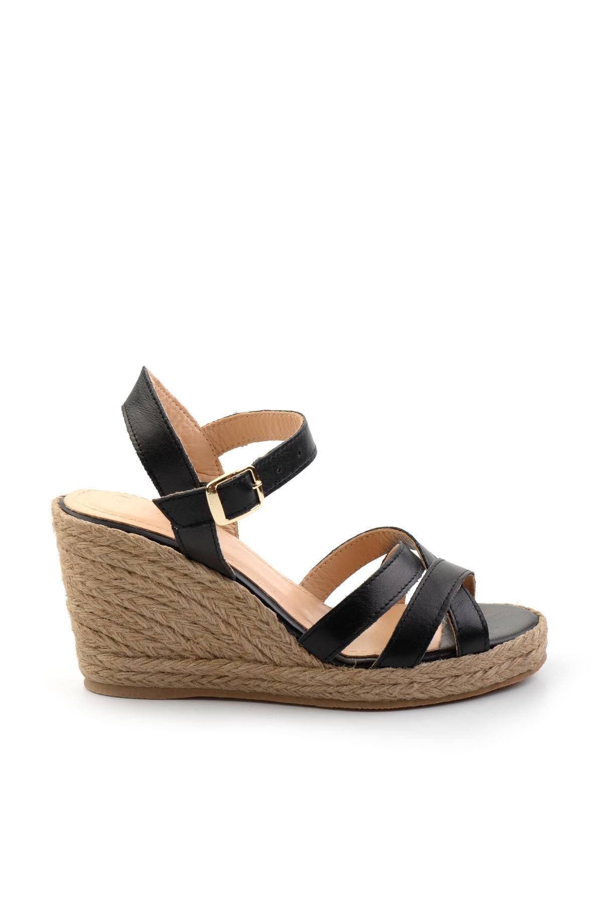 Bambi Siyah Leather Kadın Sandalet K05718071303