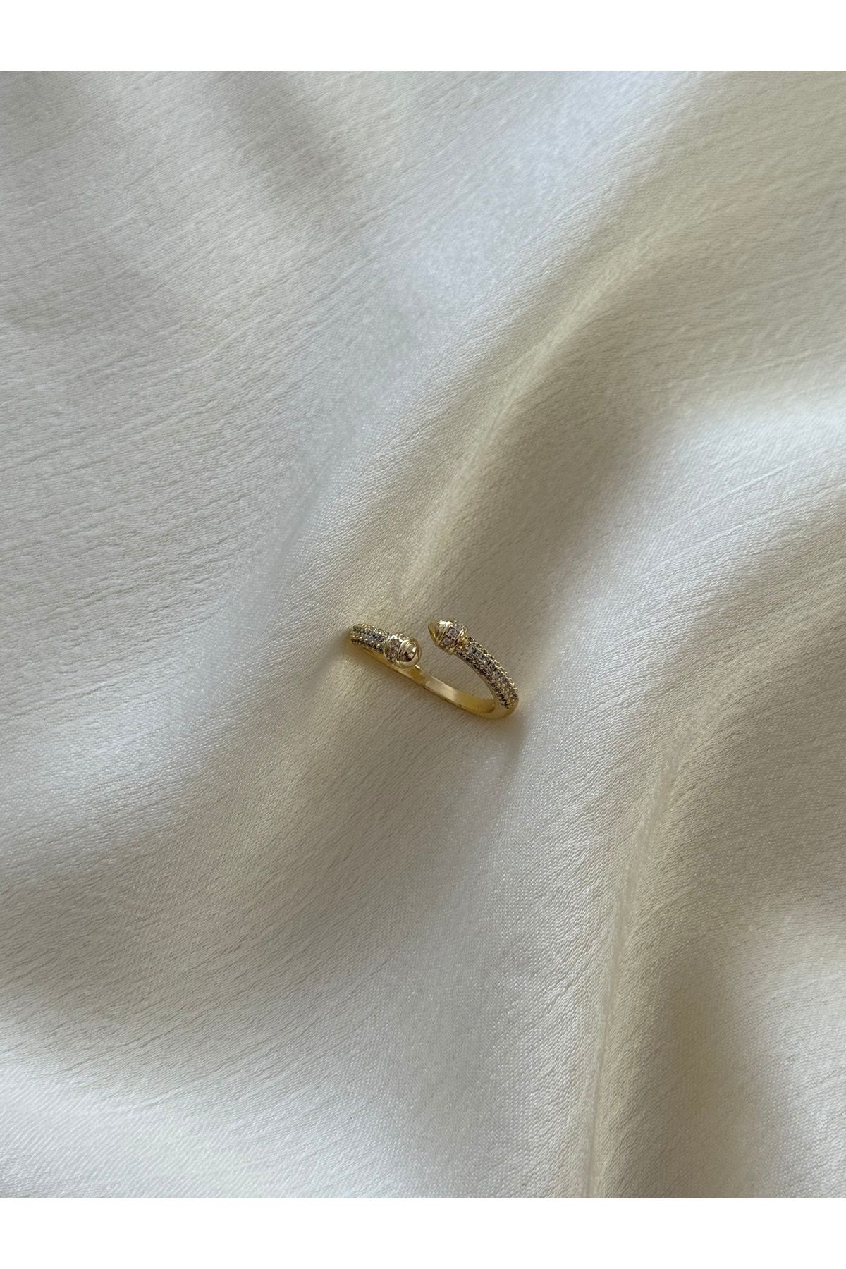 Alka Accessories Asimetrik Taşlı Gold Yüzük