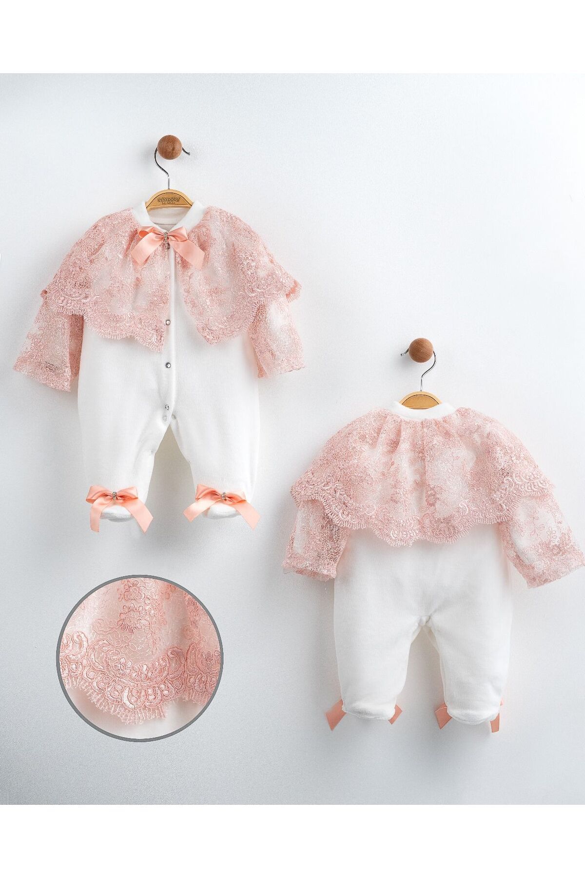 yuga kids Pelerinli Dantel Detaylı Fiyonklu Yenidoğan Tulum