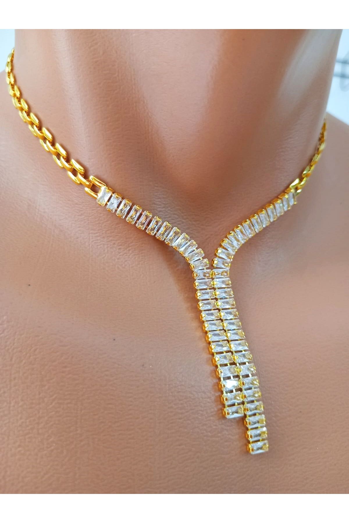 mos&more Gold Baget Taşlı Zarif Y Kolye