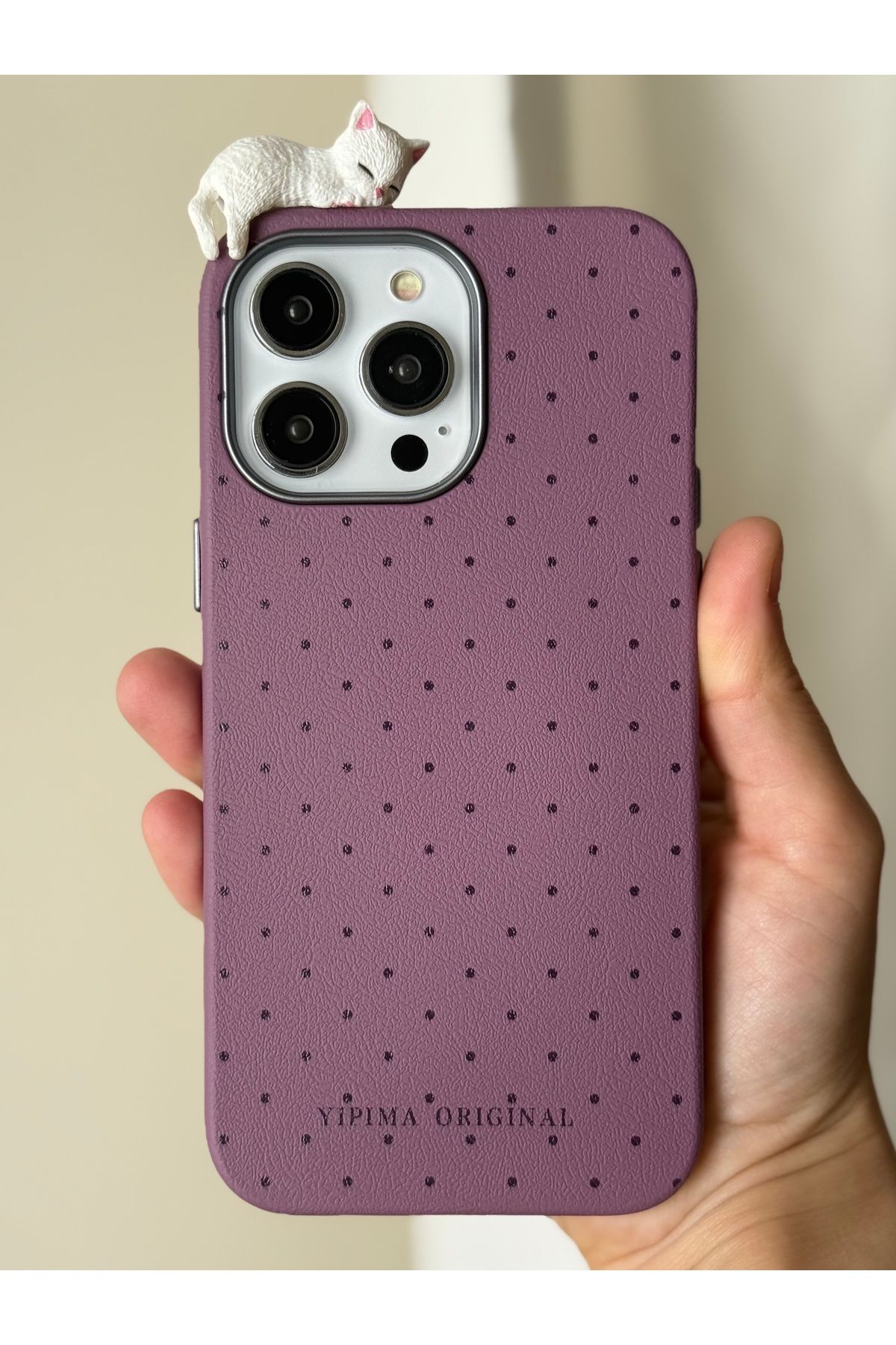 FİŞNEİLETİŞİM İPHONE 16 PROMAX UYUMLU 3D KEDİ DETAYLI DERİ GÖRÜNÜMLÜ MOR KILIF (İÇİ KADİFE)