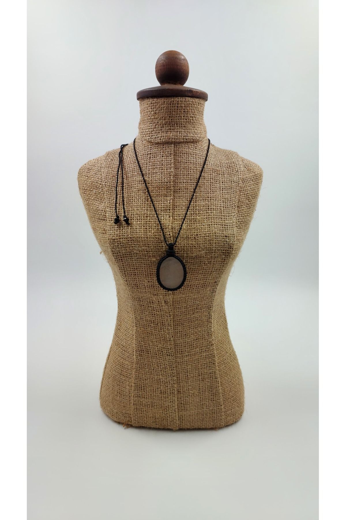 R G Handmade Design “Saf Işık” – Kristal Kuvars Doğal Taşlı Makrome El Yapımı Kolye