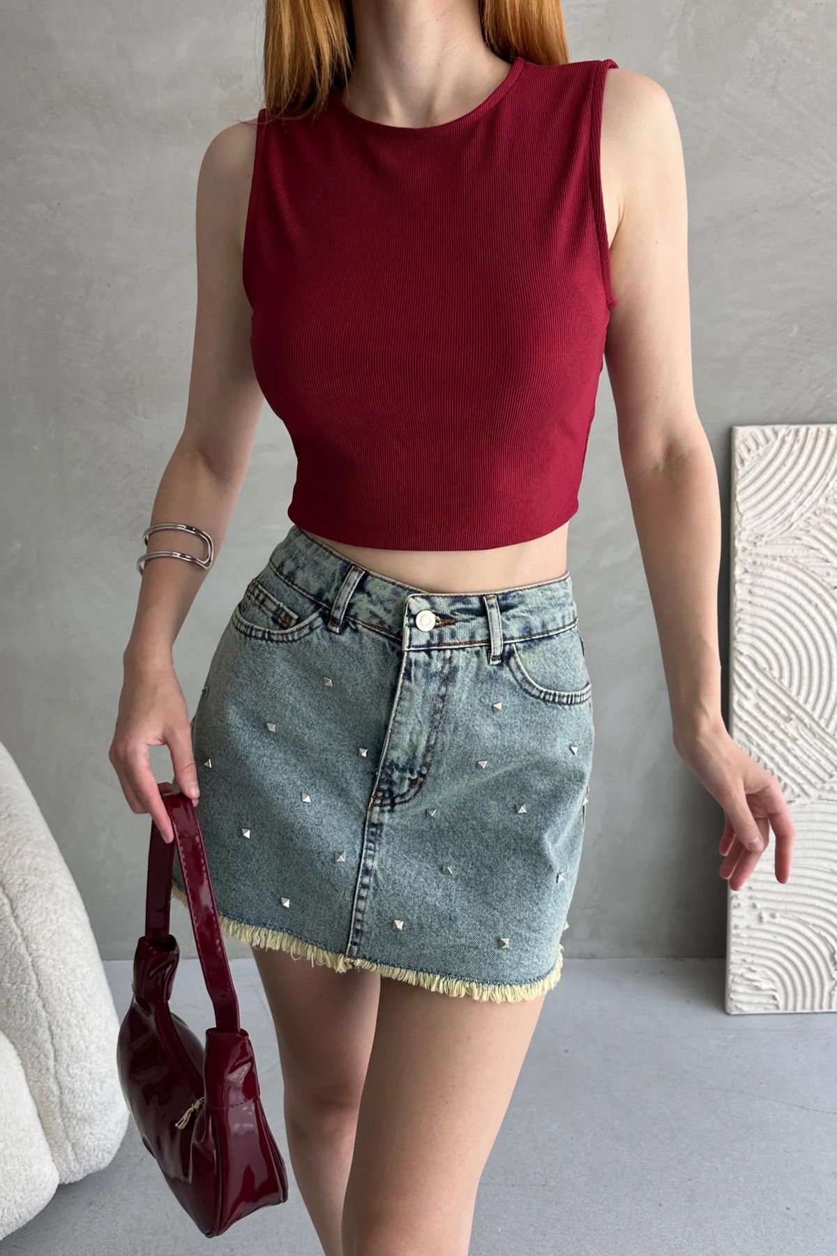Fav Style Kadın Bisiklet Yaka Kolsuz Sırtı Kemer Detaylı Crop Bluz Bordo
