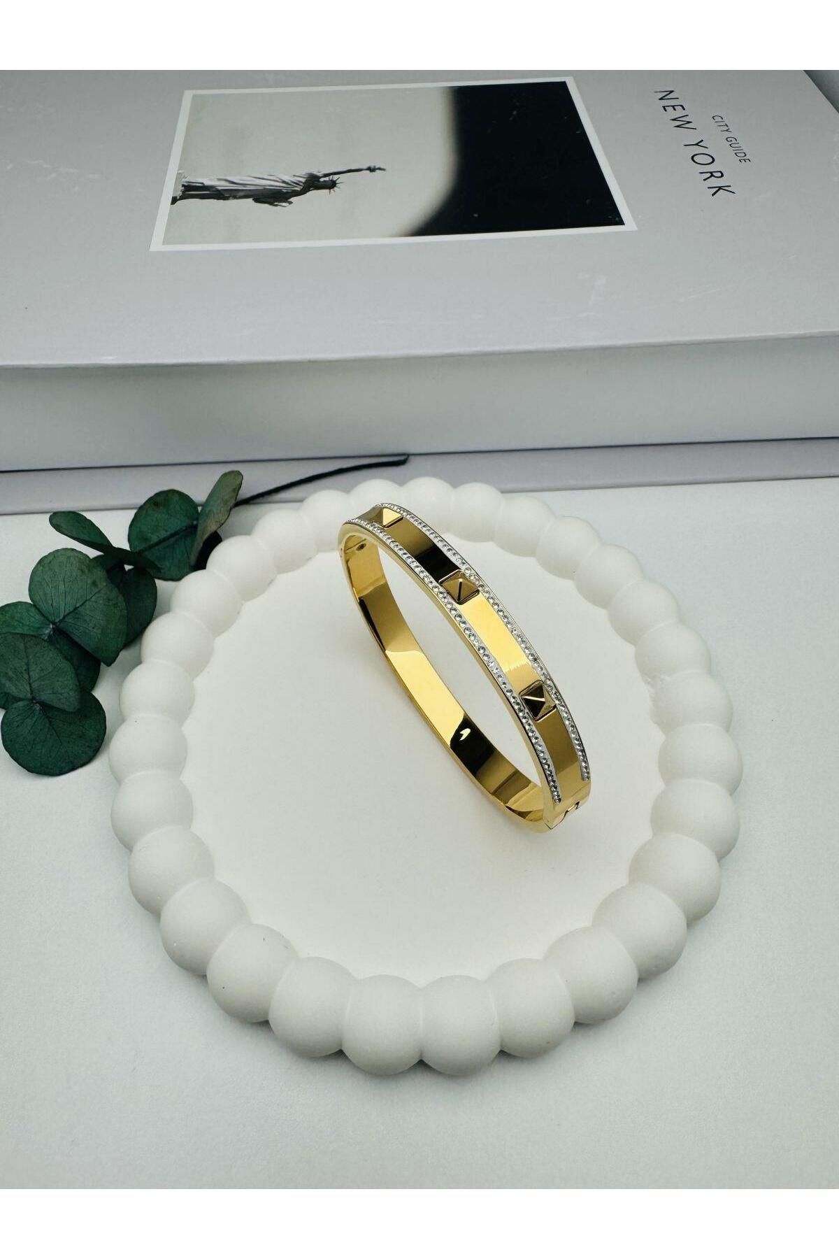 Pİ GLOBAL Taşlı Çelik Kelepçe (Gold) Klp 2139