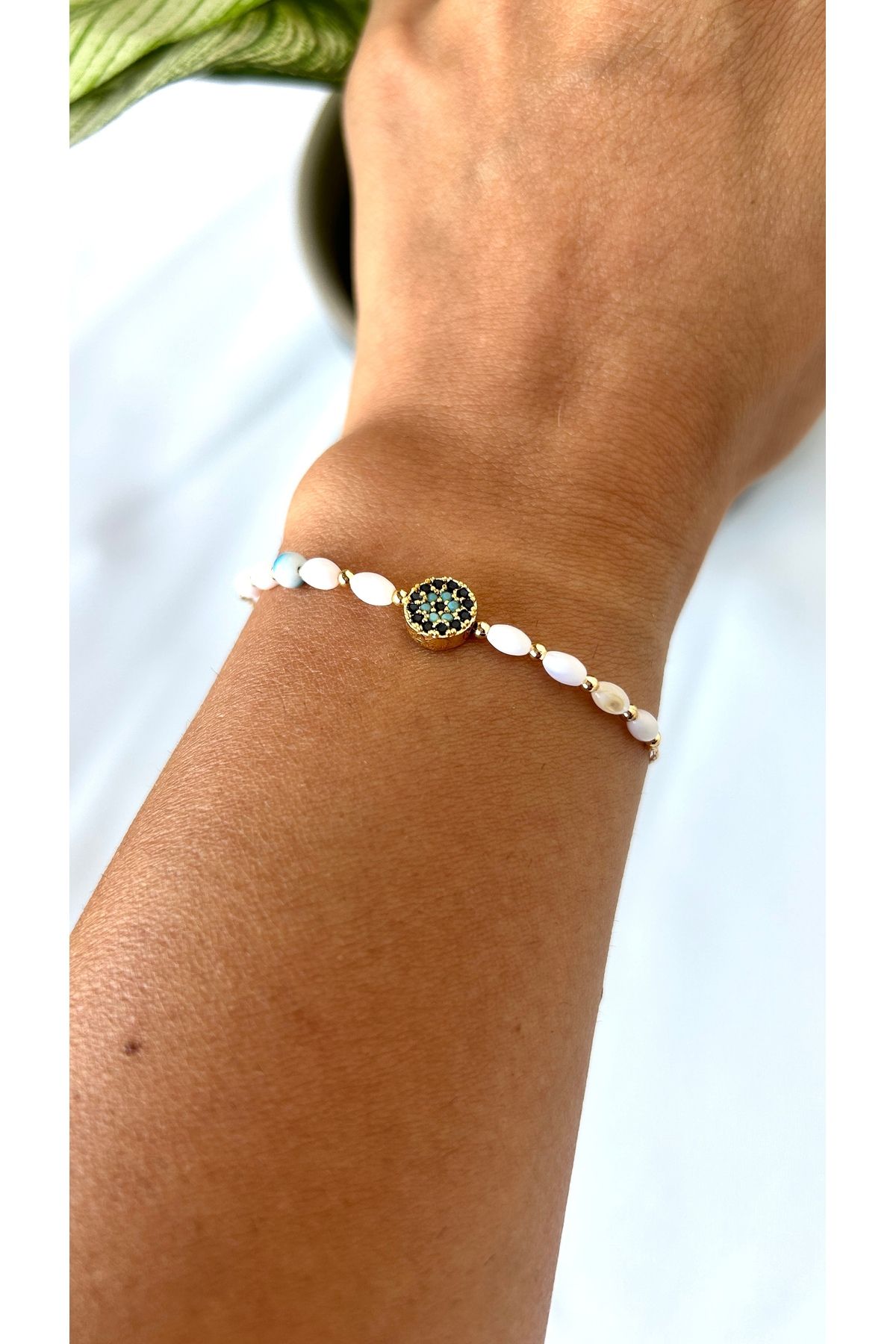 Alvora Accessories Nazar Boncuk Figürlü Beyaz Boncuk Paslanmaz Trend Bileklik