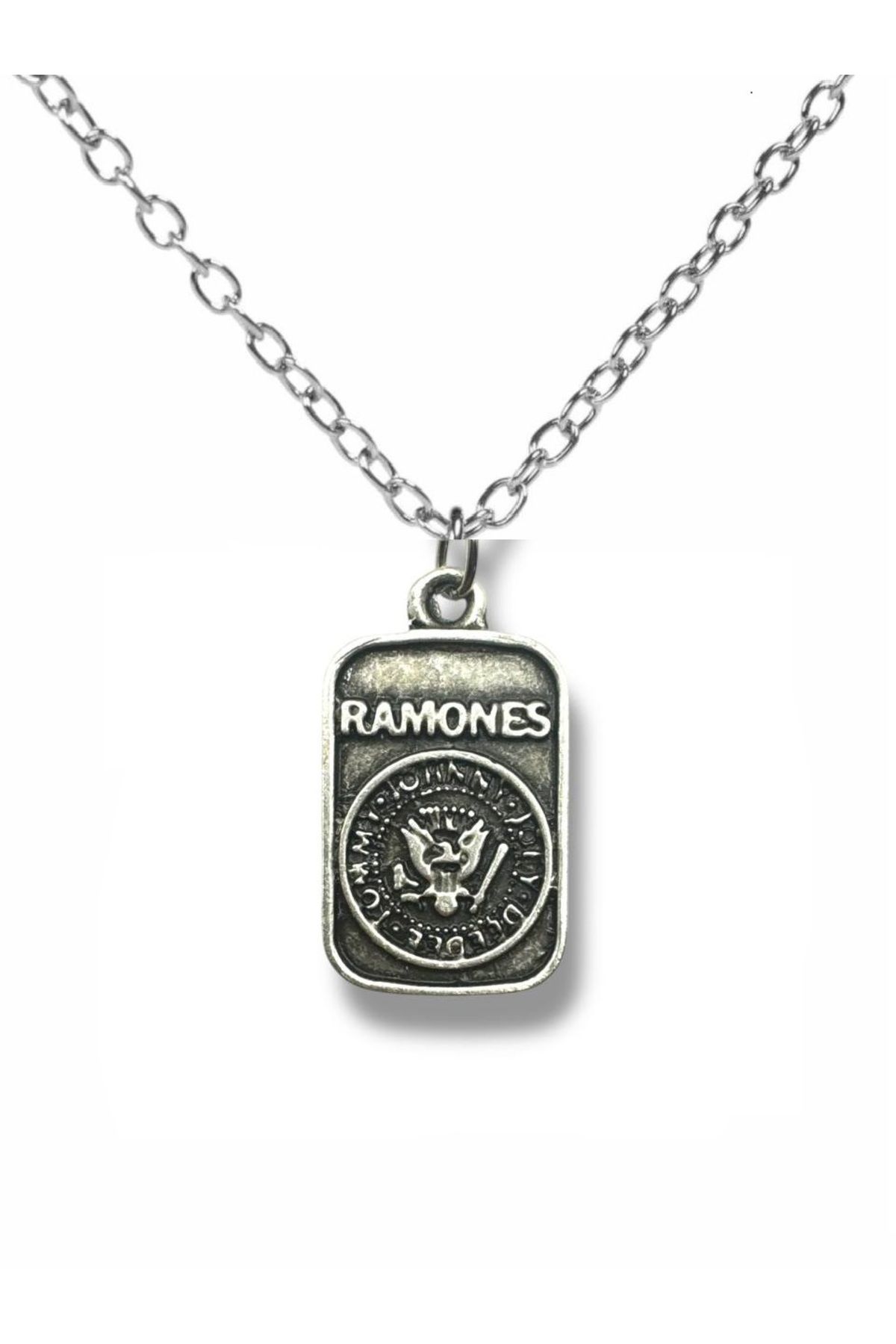 Herşey Nota Ramones Logo Gümüş Renk Unisex Kolye – Punk Rock ve Metal Zincir Tasarım